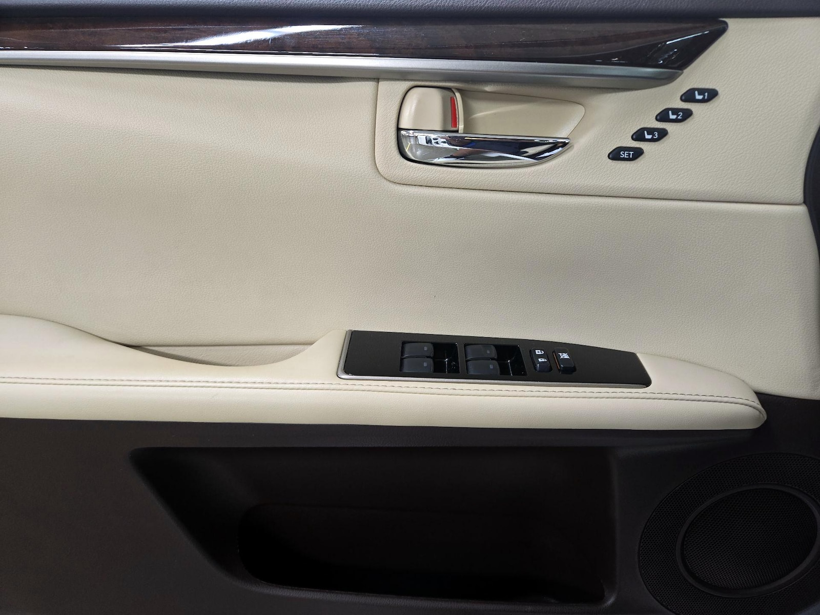 2018 Lexus ES 350 - Photo 13