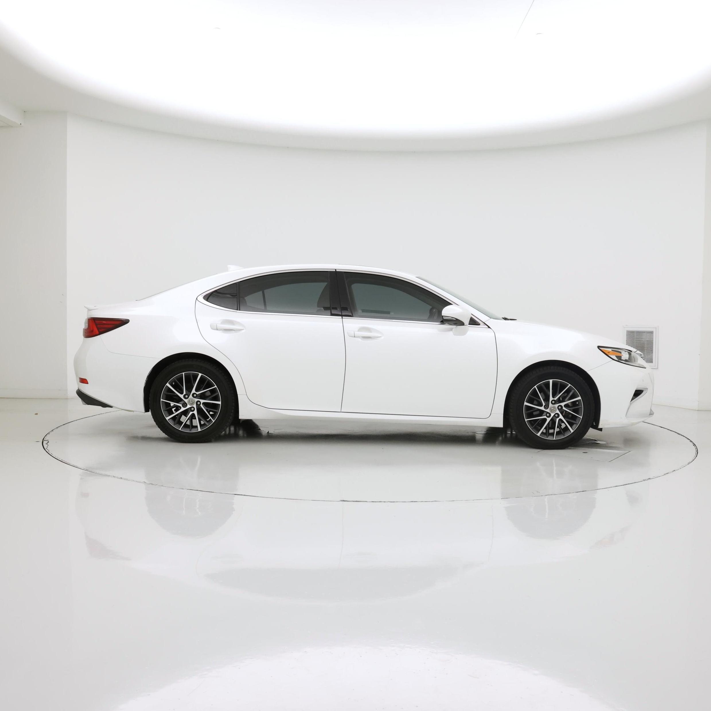 Thumbnail: 2018 Lexus ES - 7
