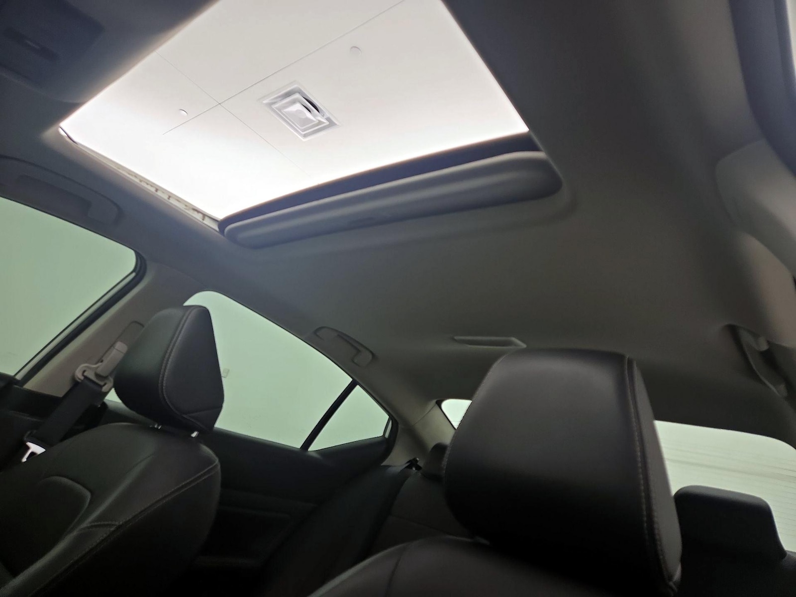 Sunroof(s) & Overhead Airbags