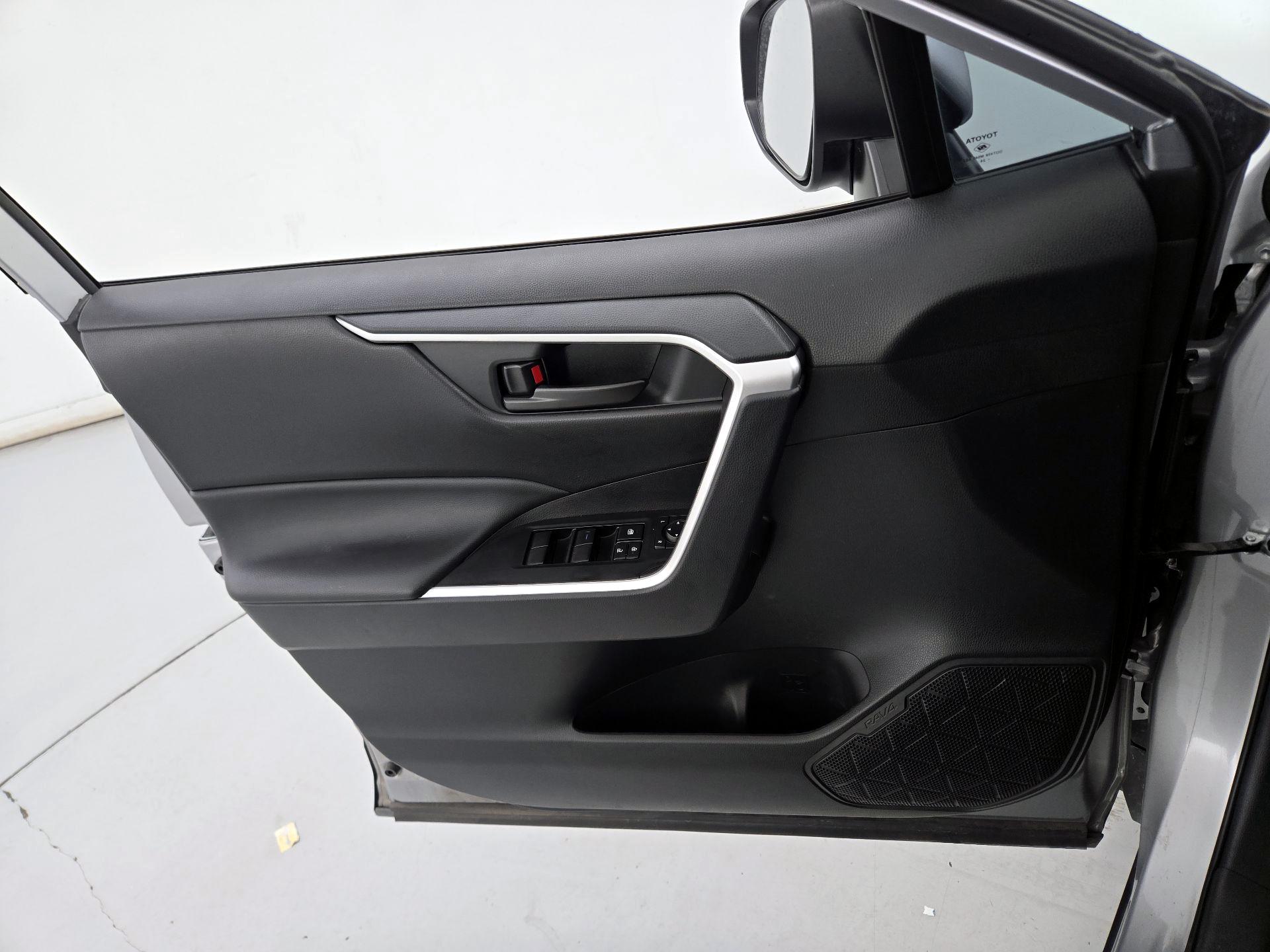 Thumbnail: 2024 Toyota RAV4 - 12