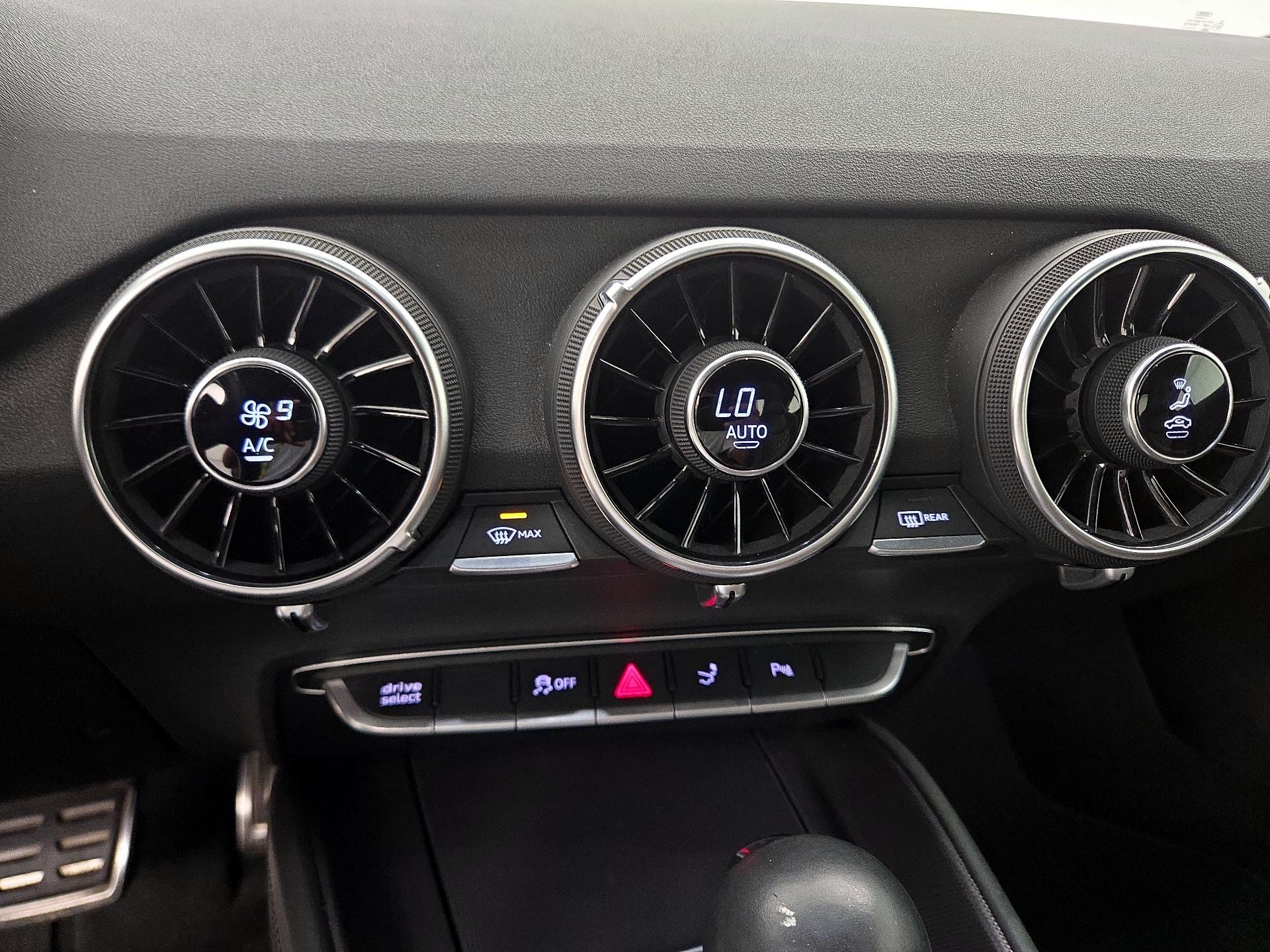 Thumbnail: 2016 Audi TT - 17