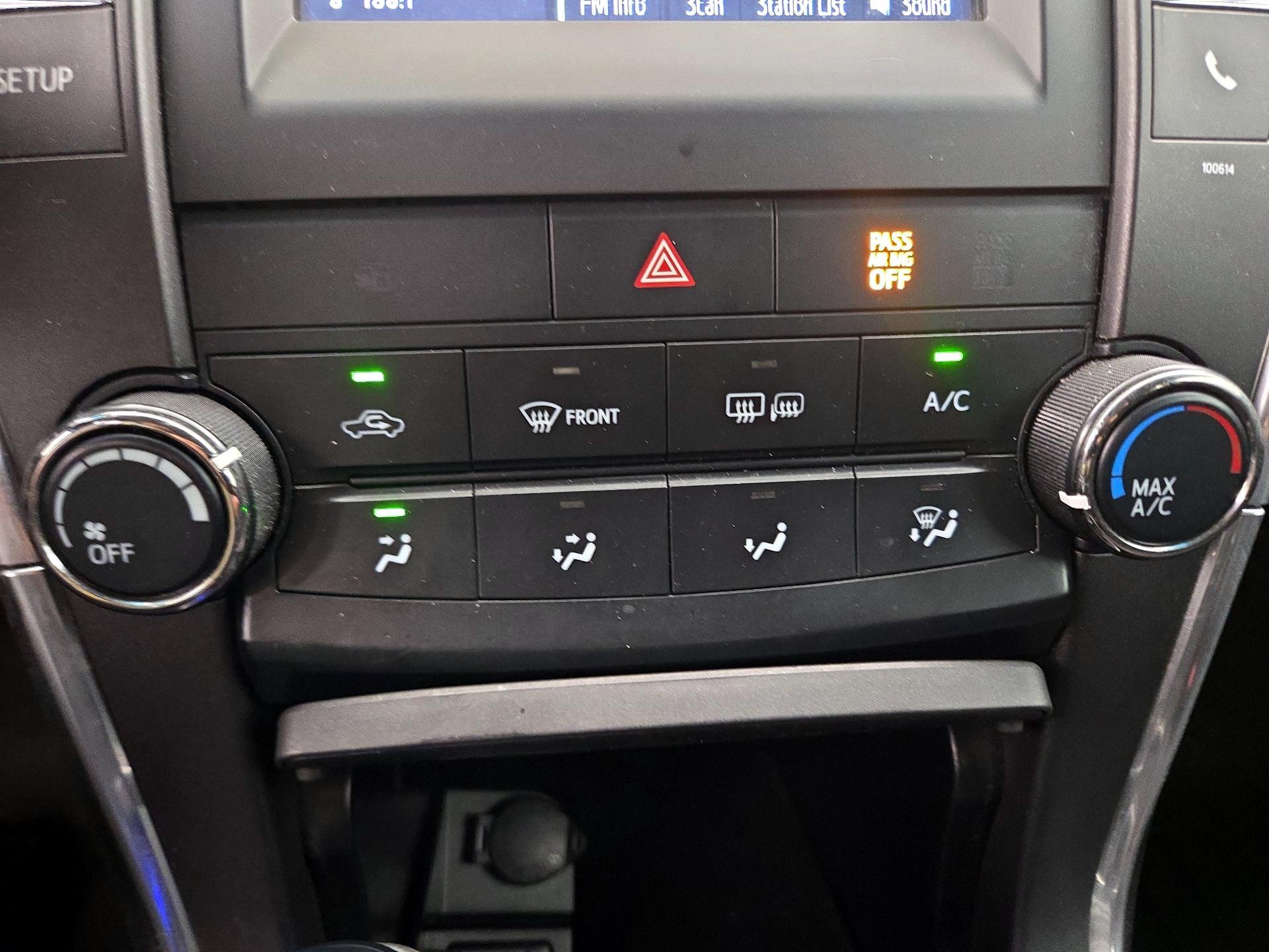 Thumbnail: 2017 Toyota Camry - 16
