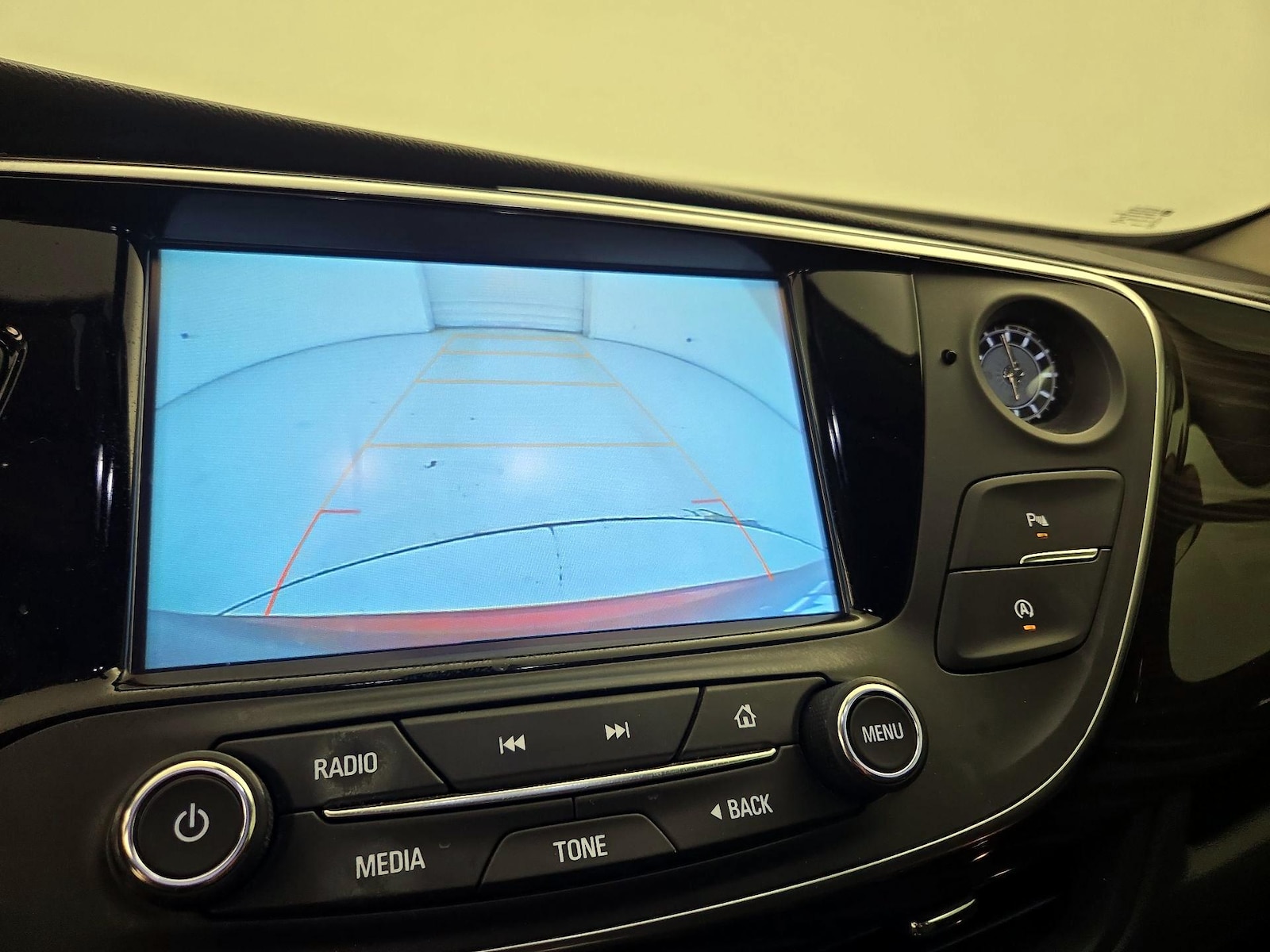 2020 Buick Envision Essence - Photo 15
