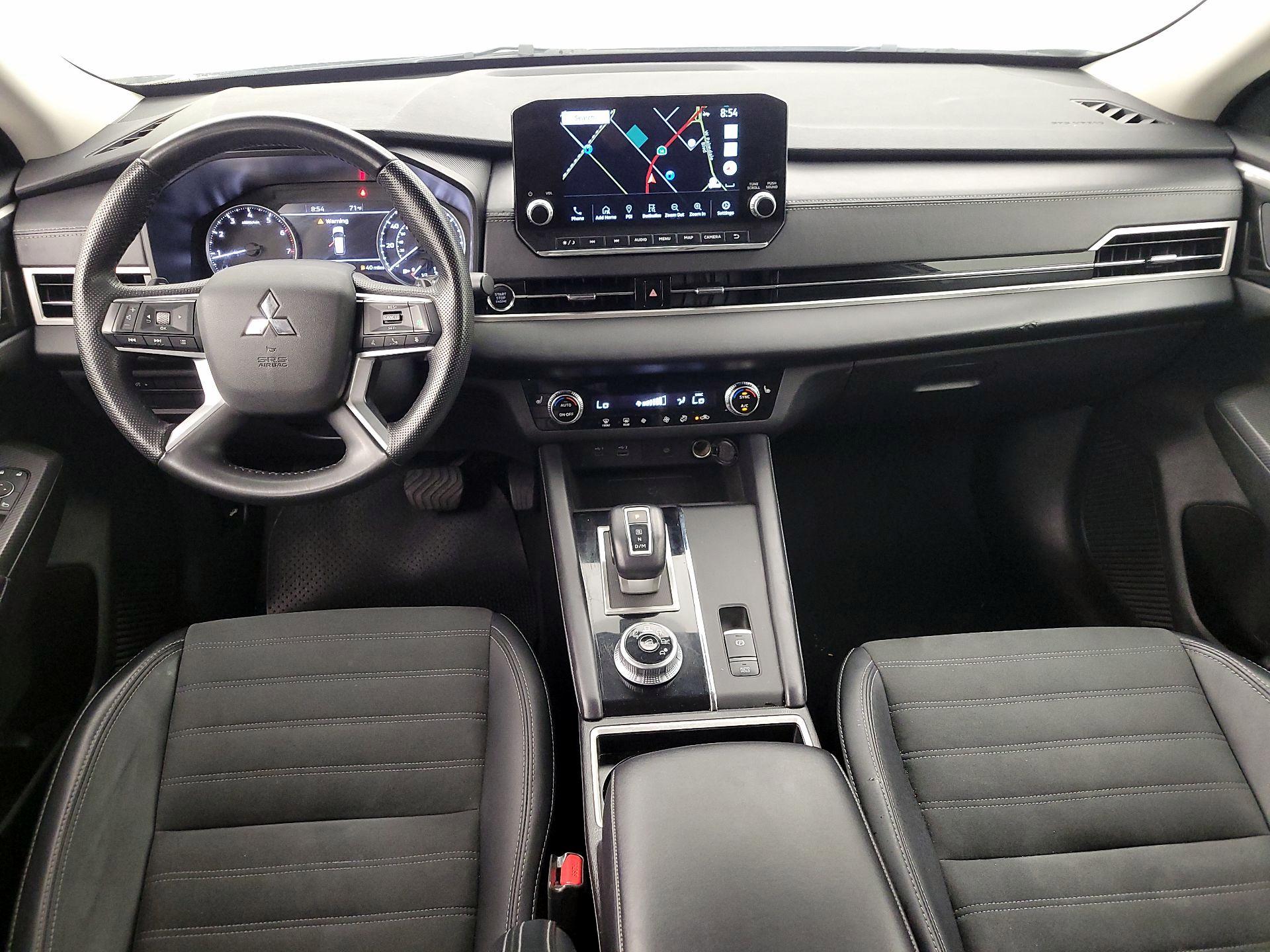Thumbnail: 2024 Mitsubishi Outlander - 9