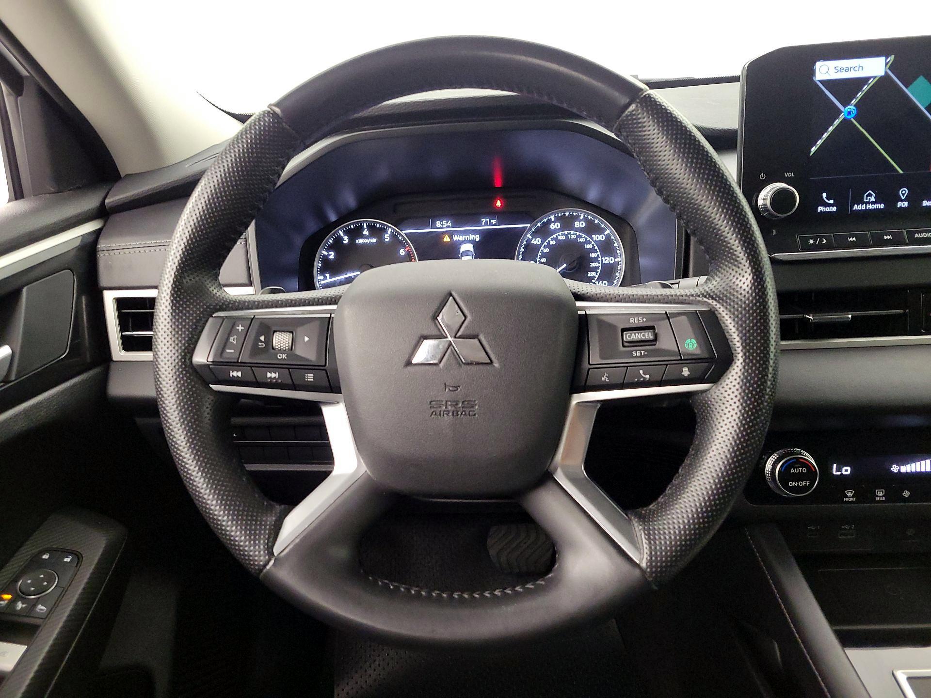 Thumbnail: 2024 Mitsubishi Outlander - 10