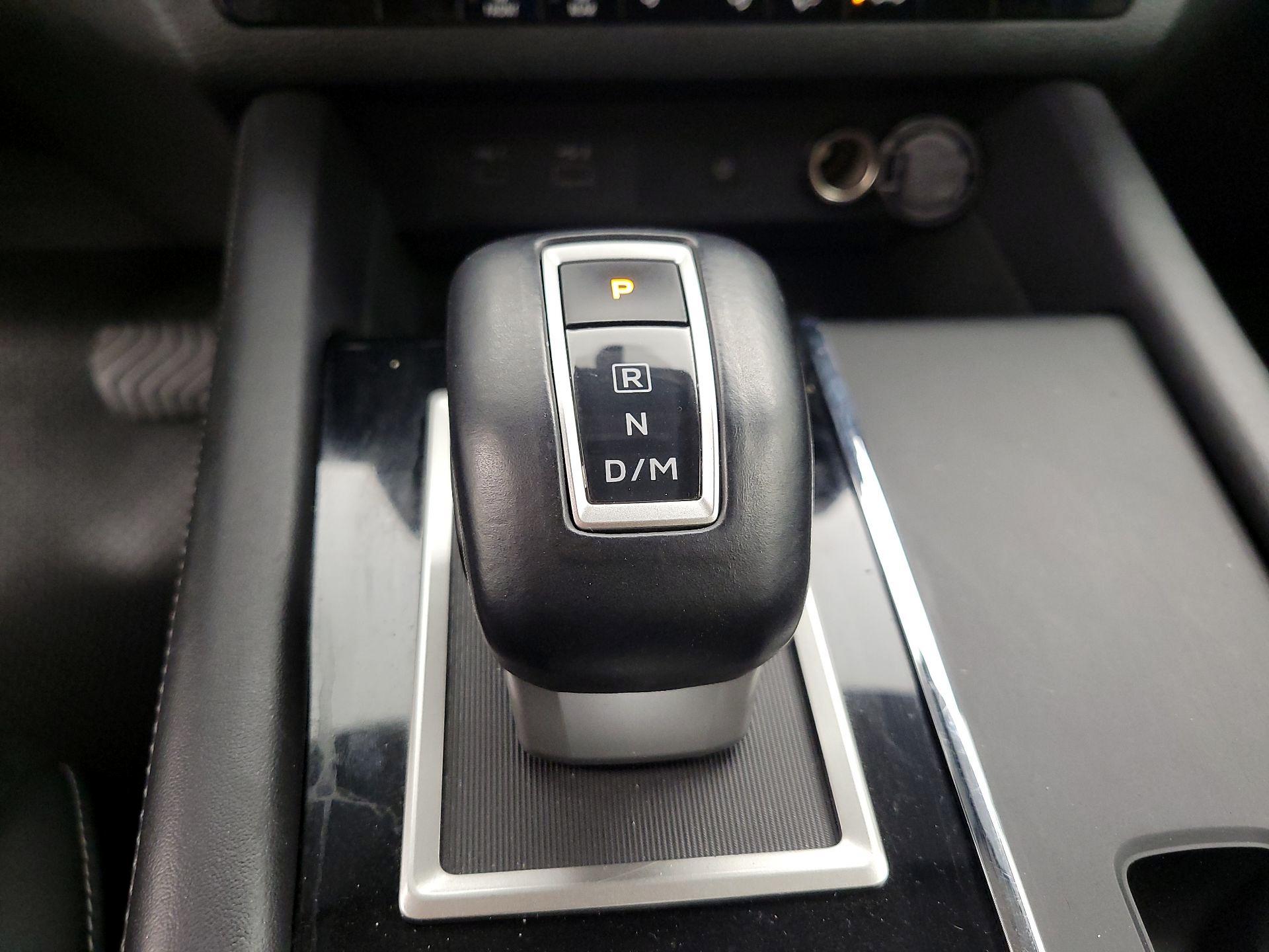 Thumbnail: 2024 Mitsubishi Outlander - 18