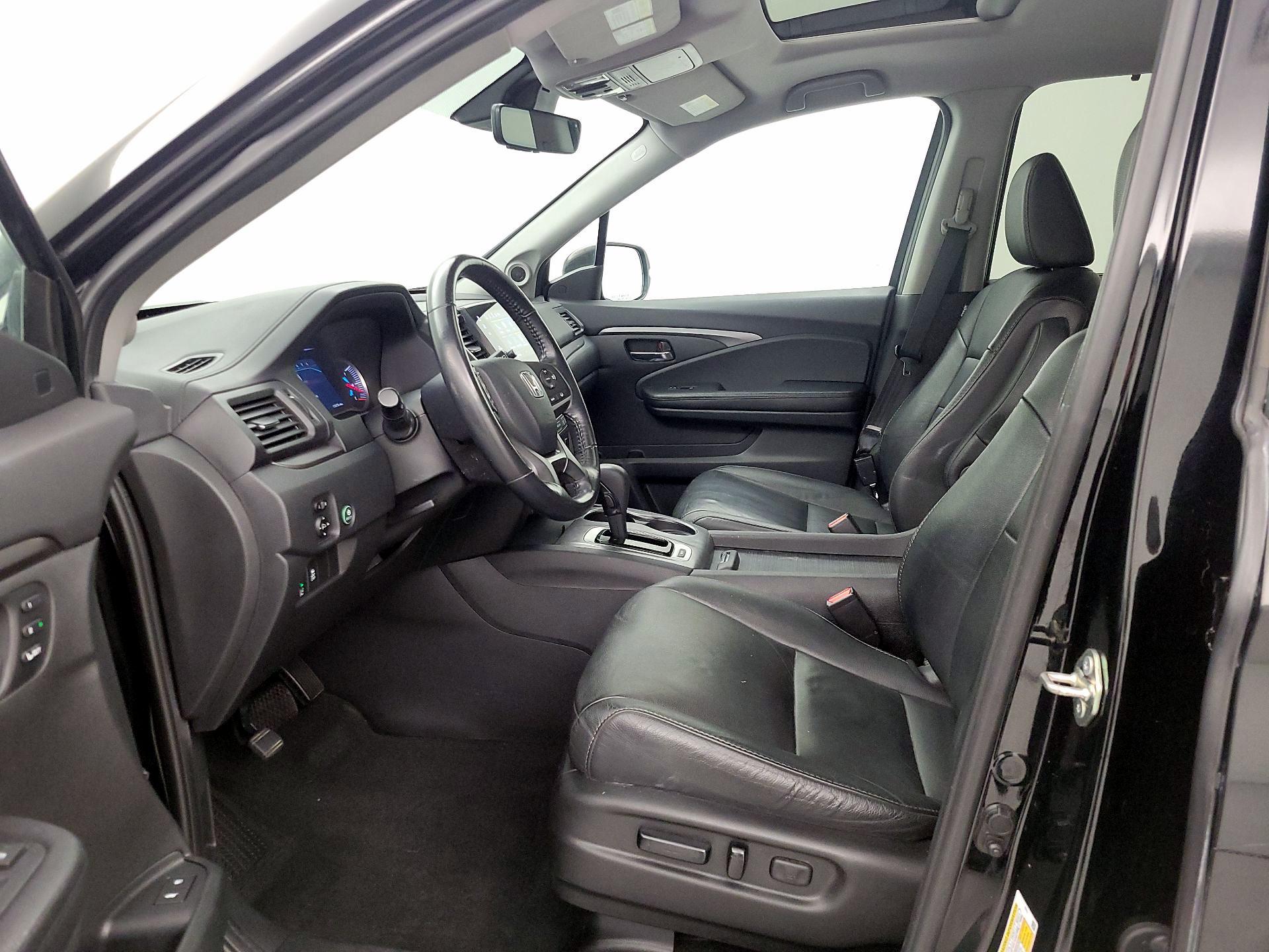 Thumbnail: 2019 Honda Pilot - 11