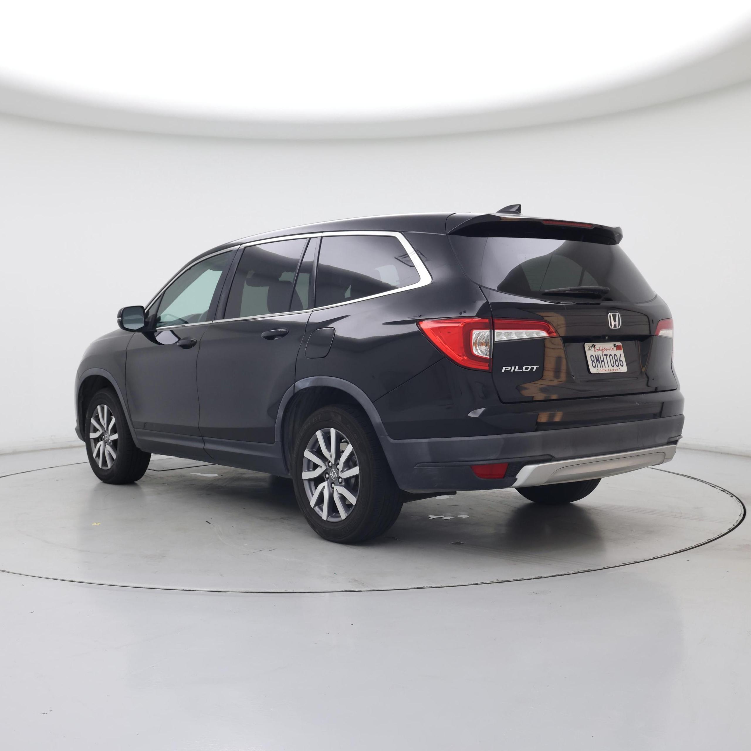 Thumbnail: 2019 Honda Pilot - 2
