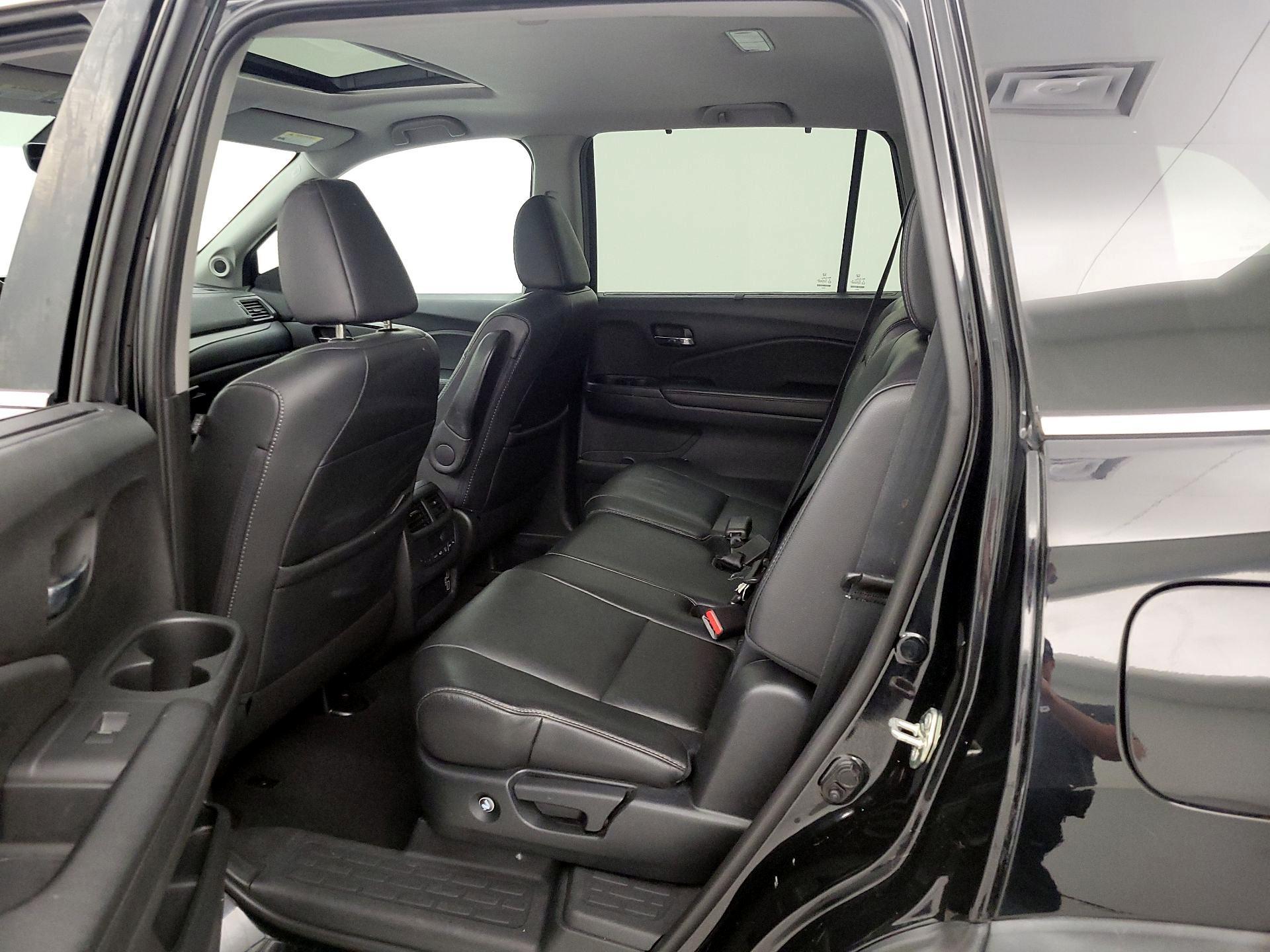 Thumbnail: 2019 Honda Pilot - 20