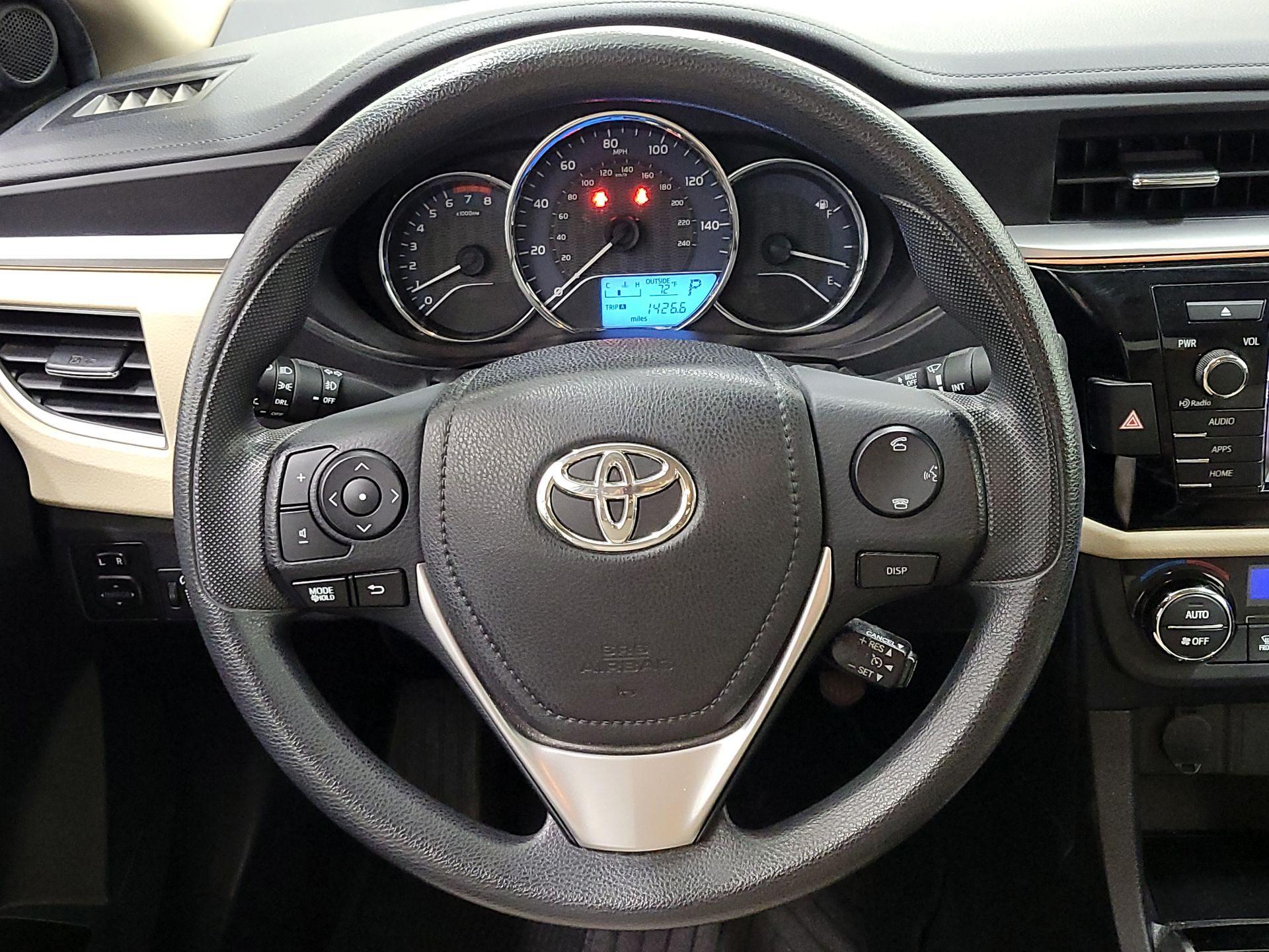 Thumbnail: 2015 Toyota Corolla - 10
