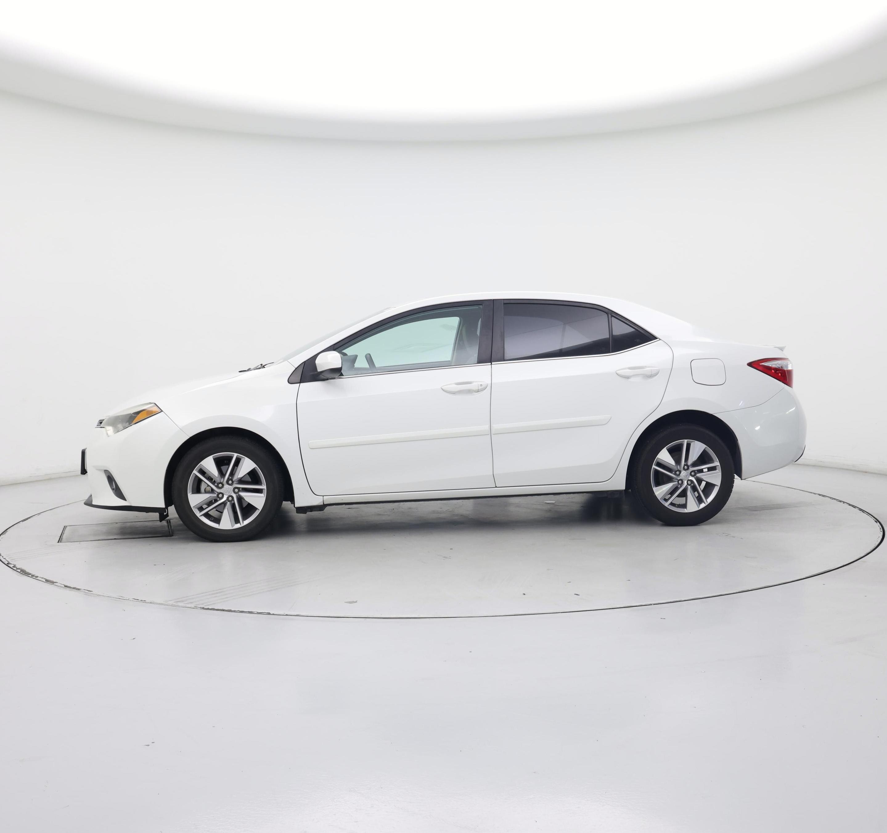 Thumbnail: 2015 Toyota Corolla - 3