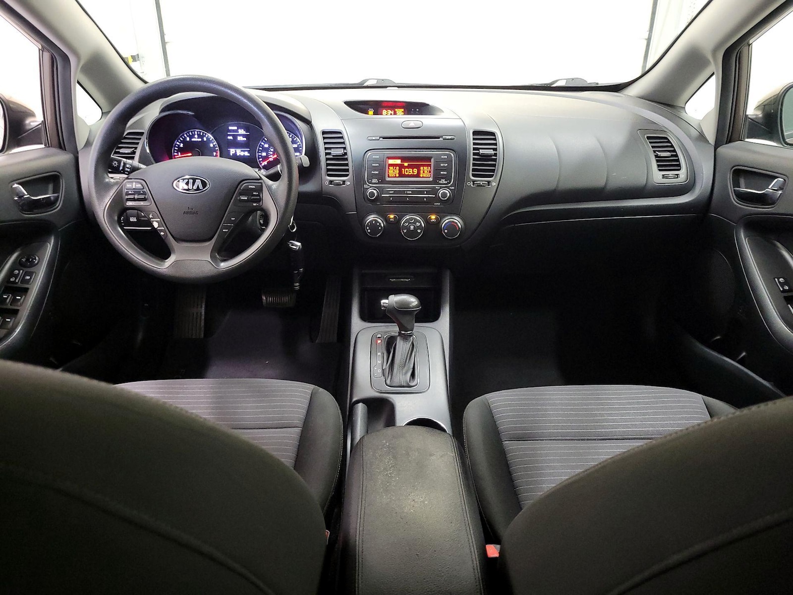 2015 Kia Forte LX - Photo 10