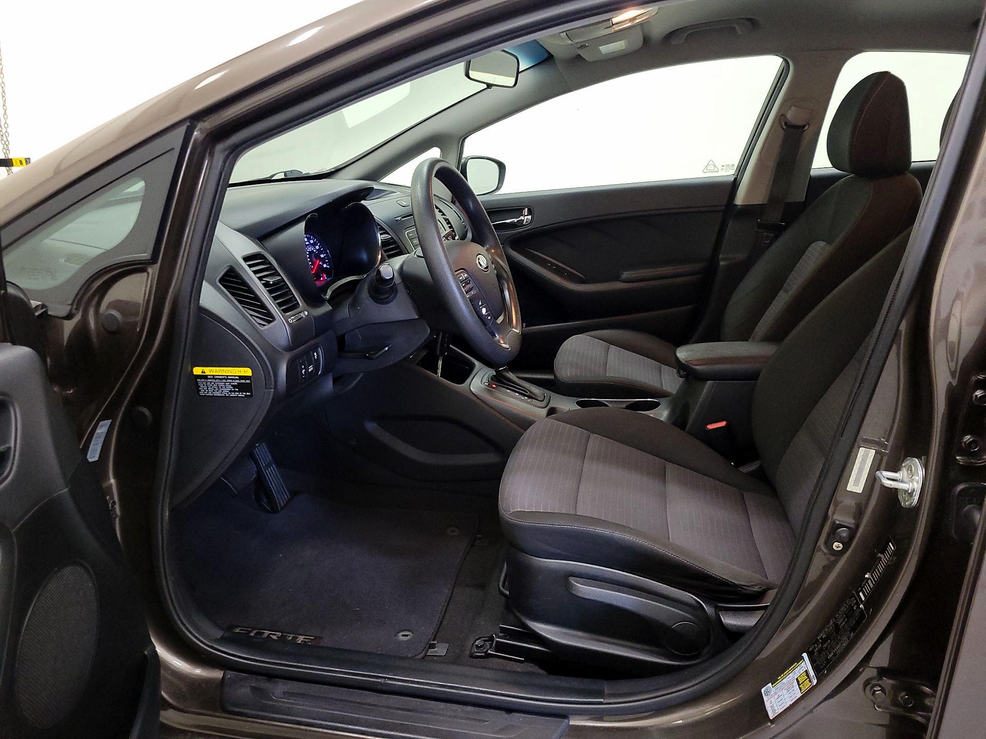 Thumbnail: 2015 Kia Forte - 11