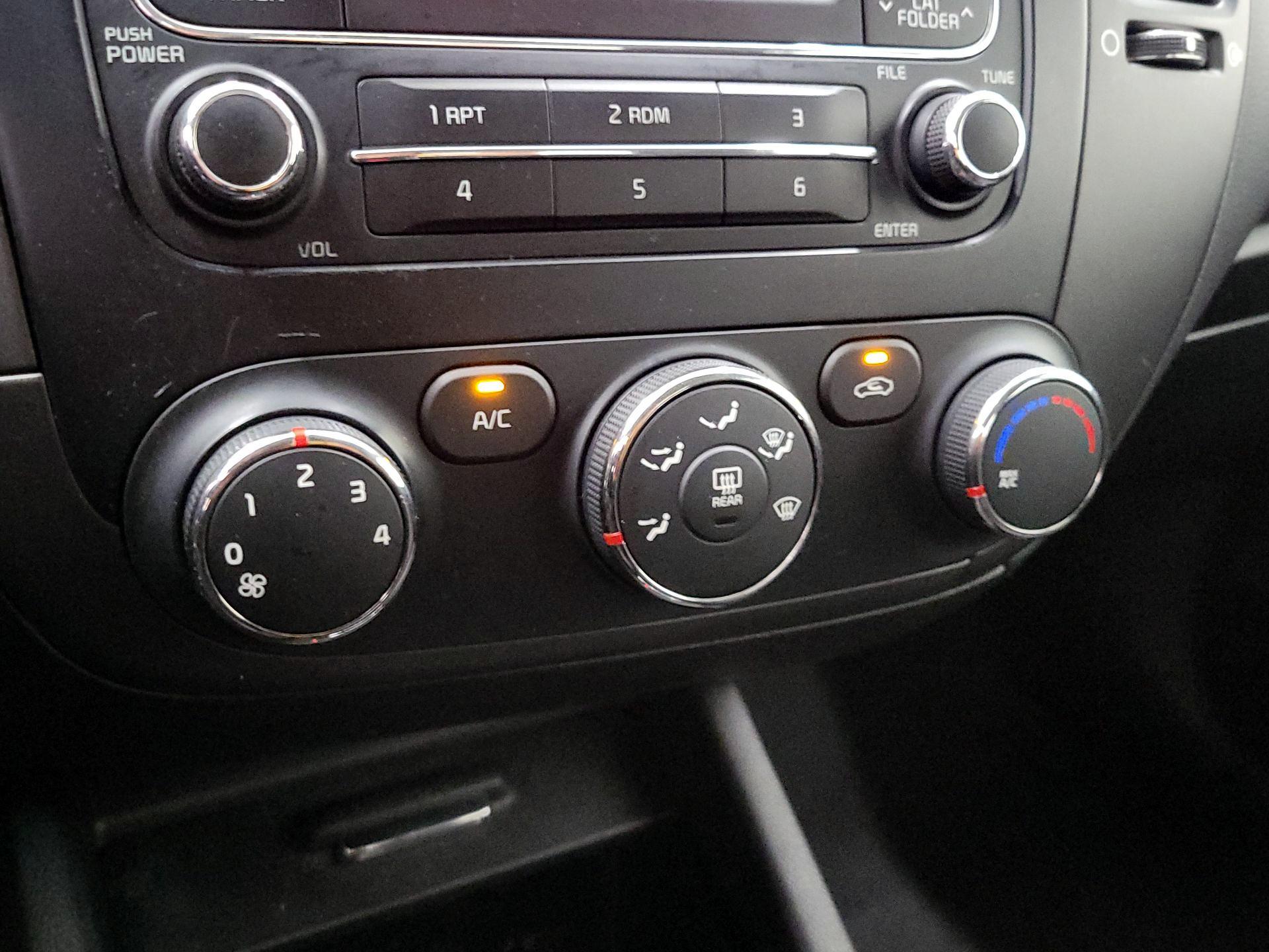Thumbnail: 2015 Kia Forte - 15