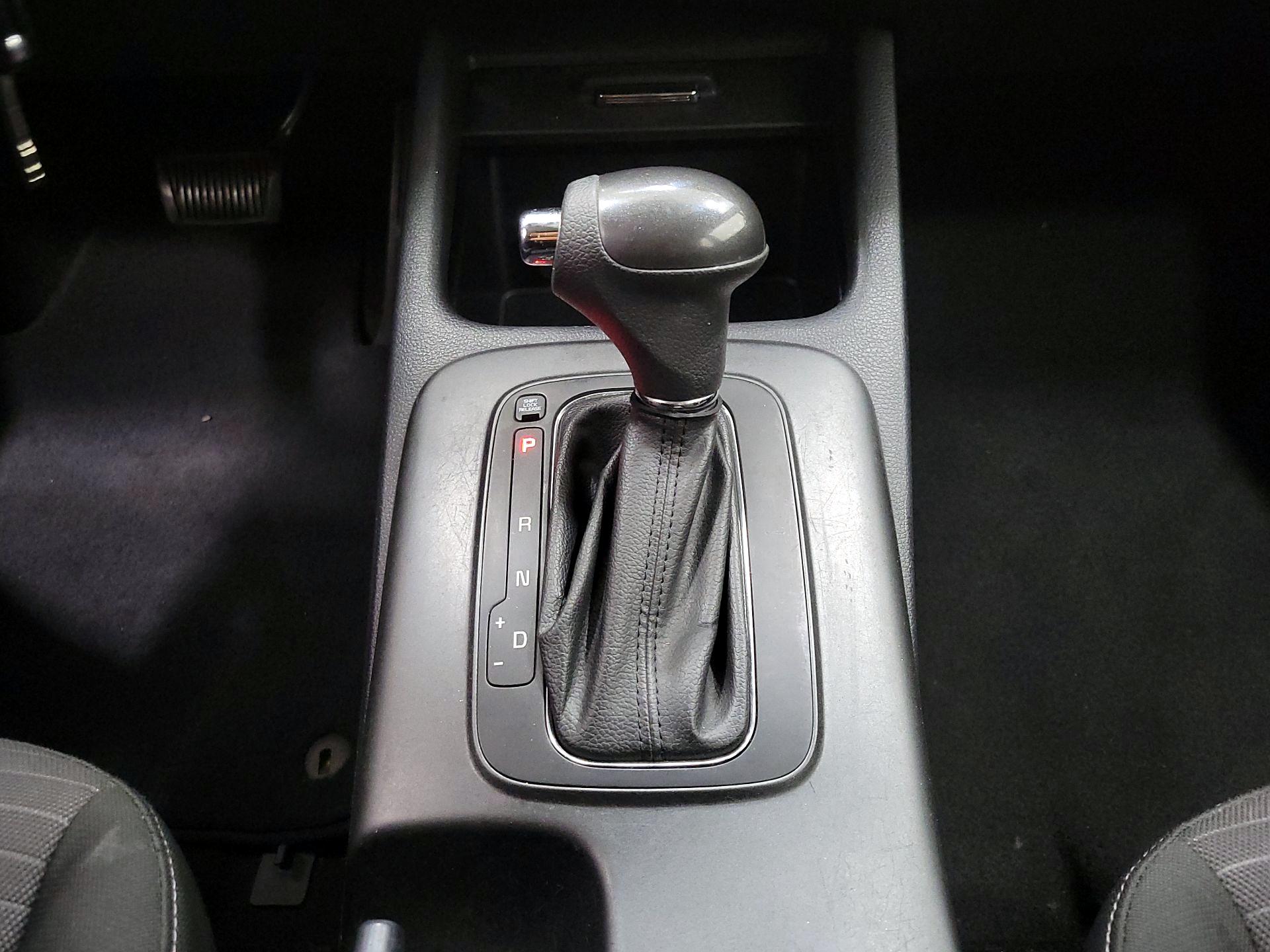 Thumbnail: 2015 Kia Forte - 16