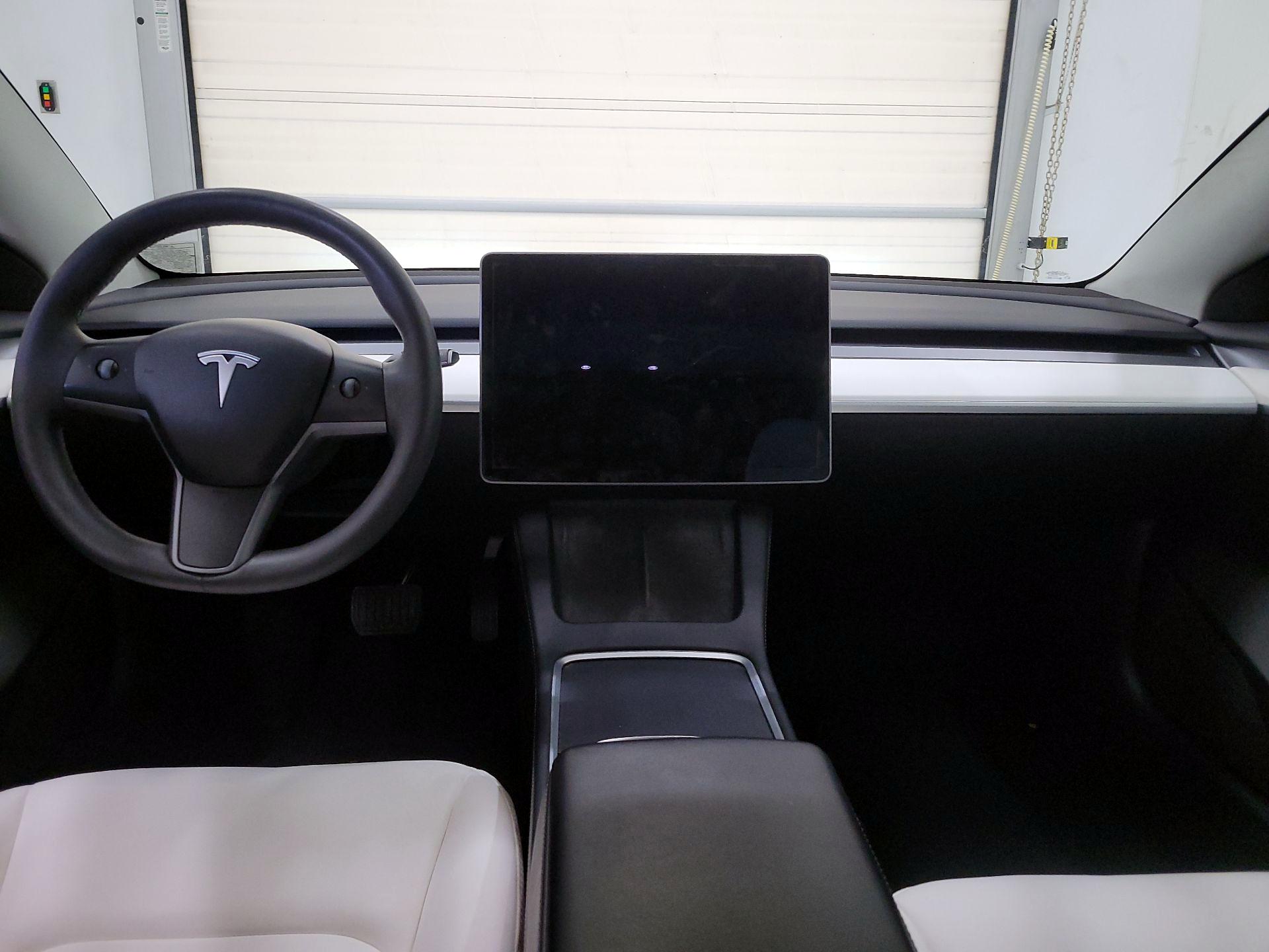 Thumbnail: 2023 Tesla Model 3 - 9