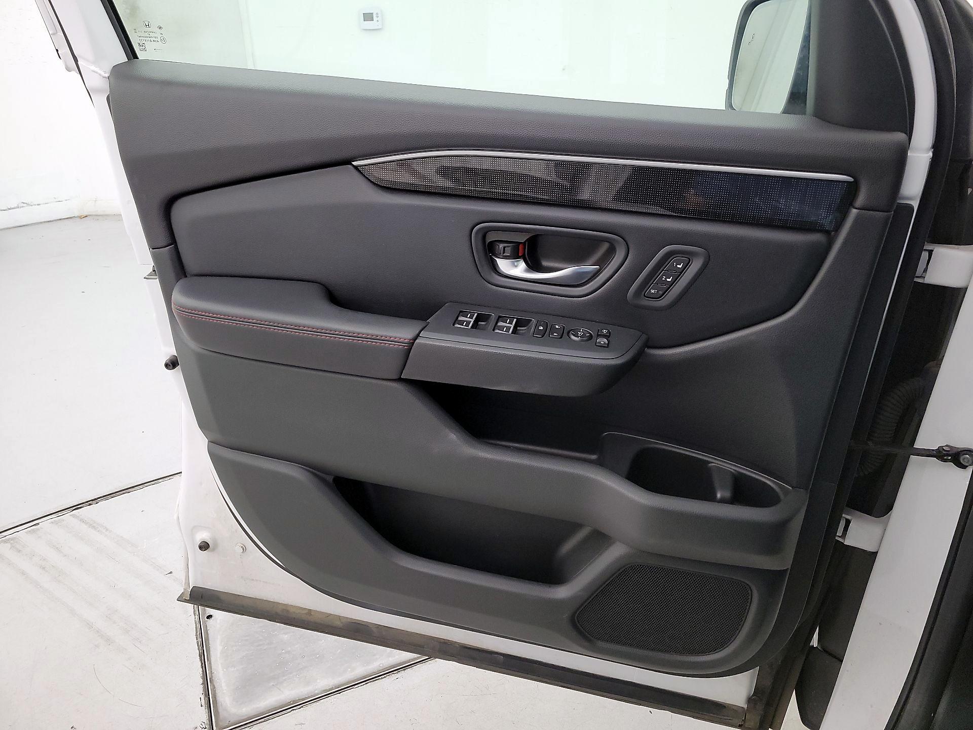 Thumbnail: 2025 Honda Pilot - 12