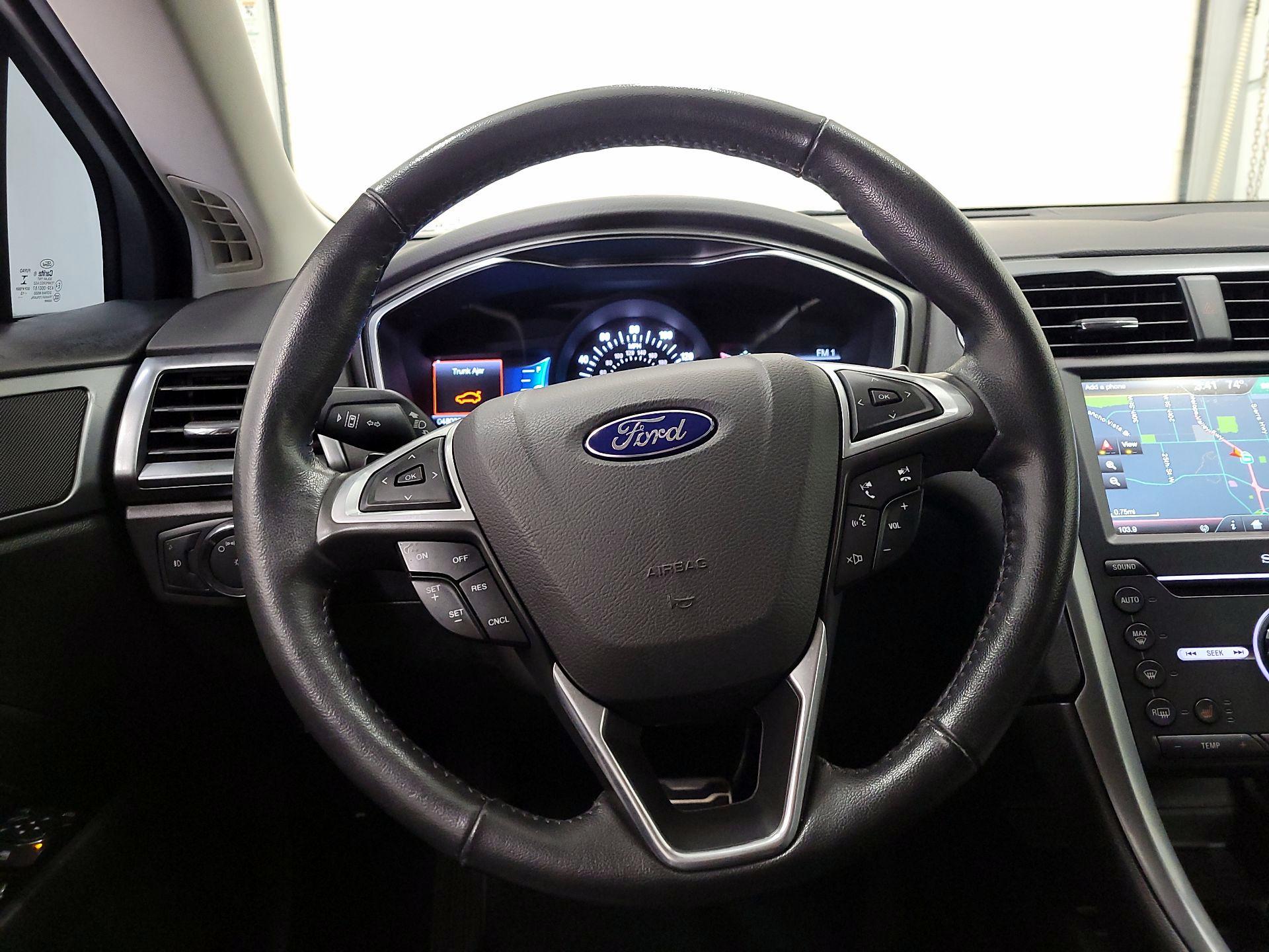 Thumbnail: 2016 Ford Fusion - 10