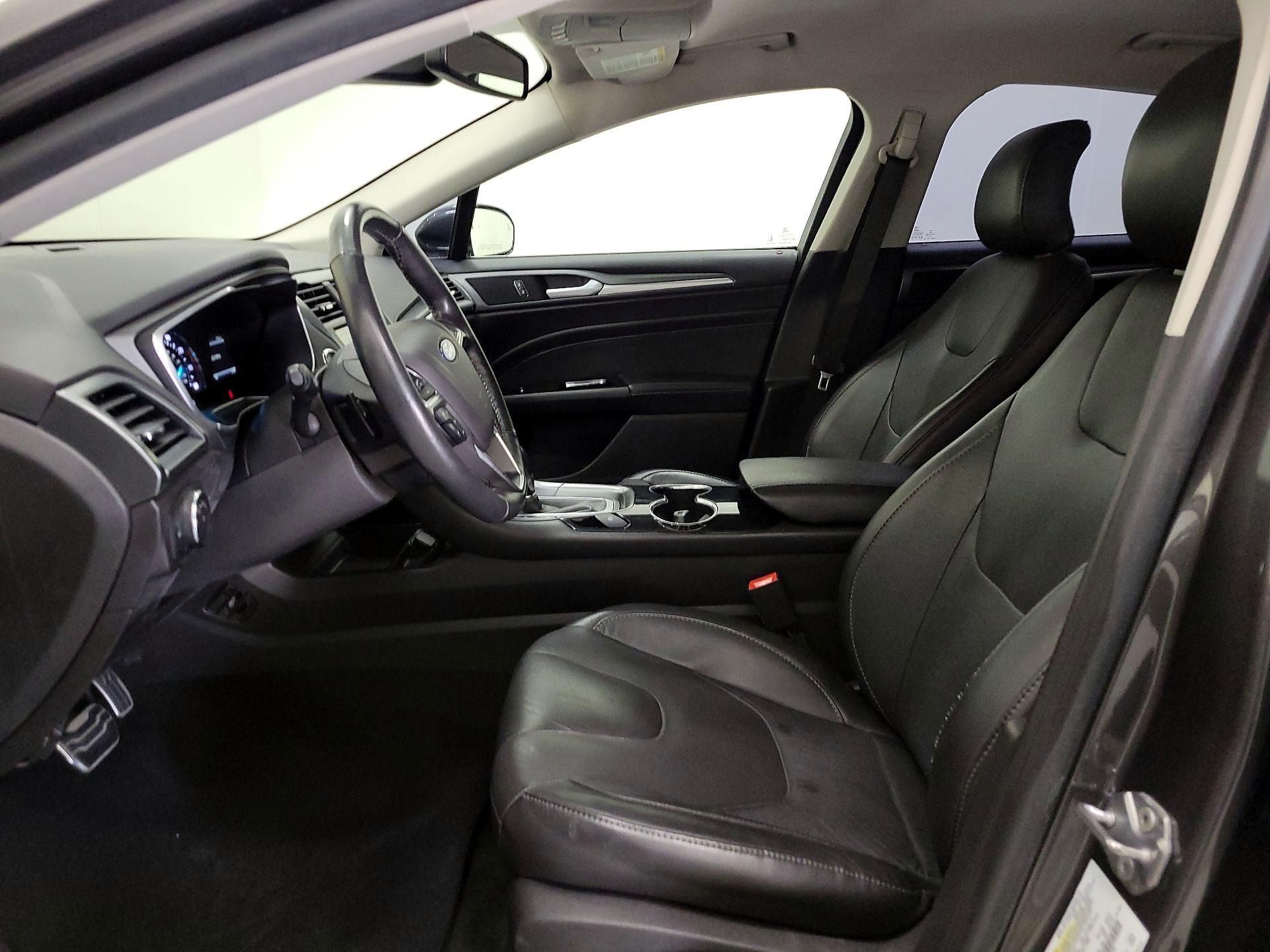 Thumbnail: 2016 Ford Fusion - 11