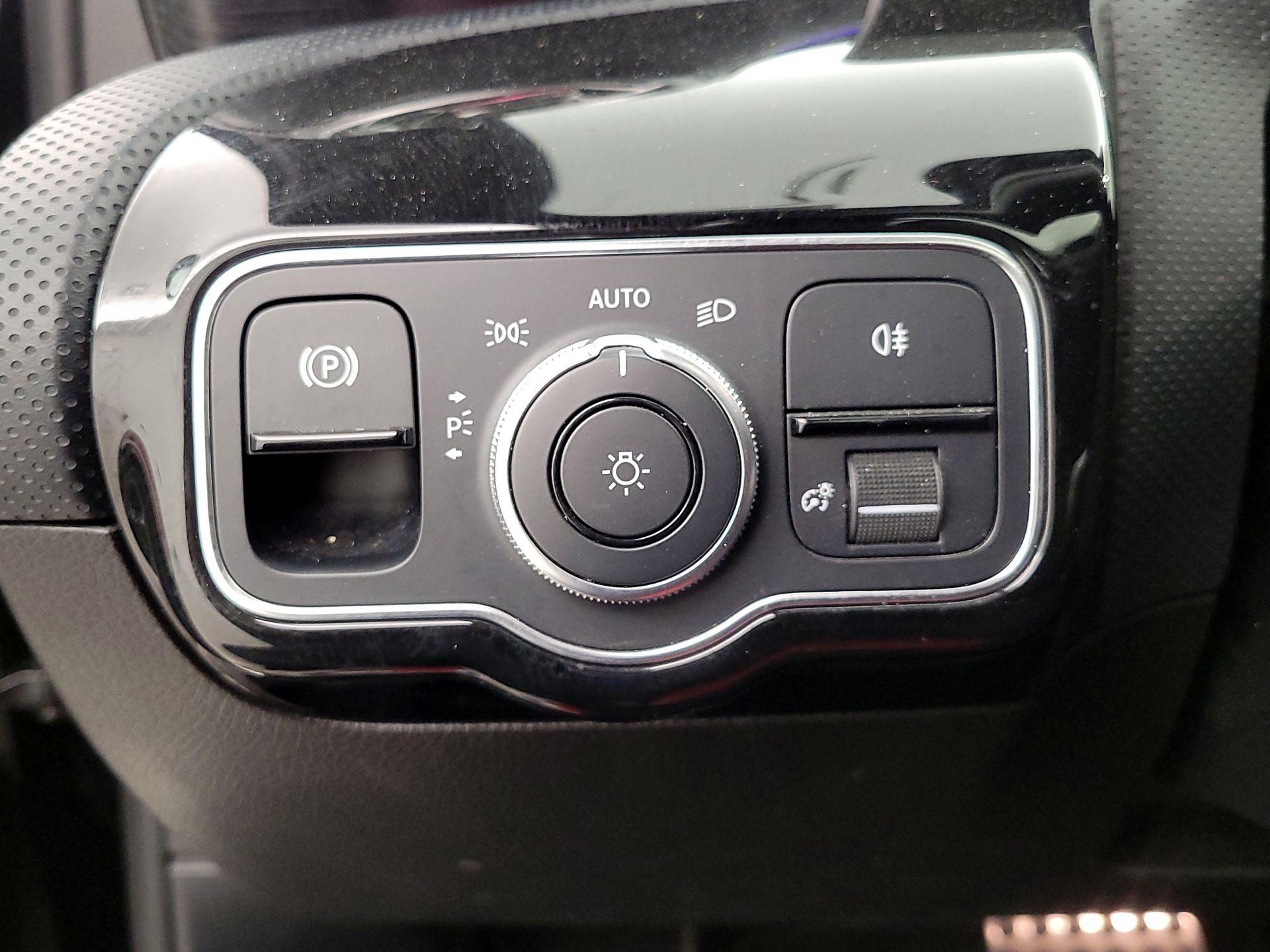 Thumbnail: 2019 Mercedes-Benz A-Class - 13