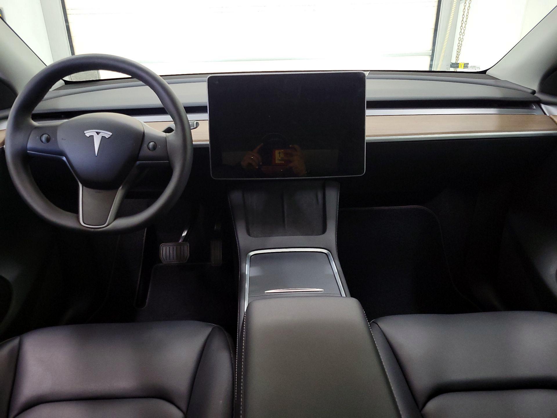 Thumbnail: 2024 Tesla Model Y - 9
