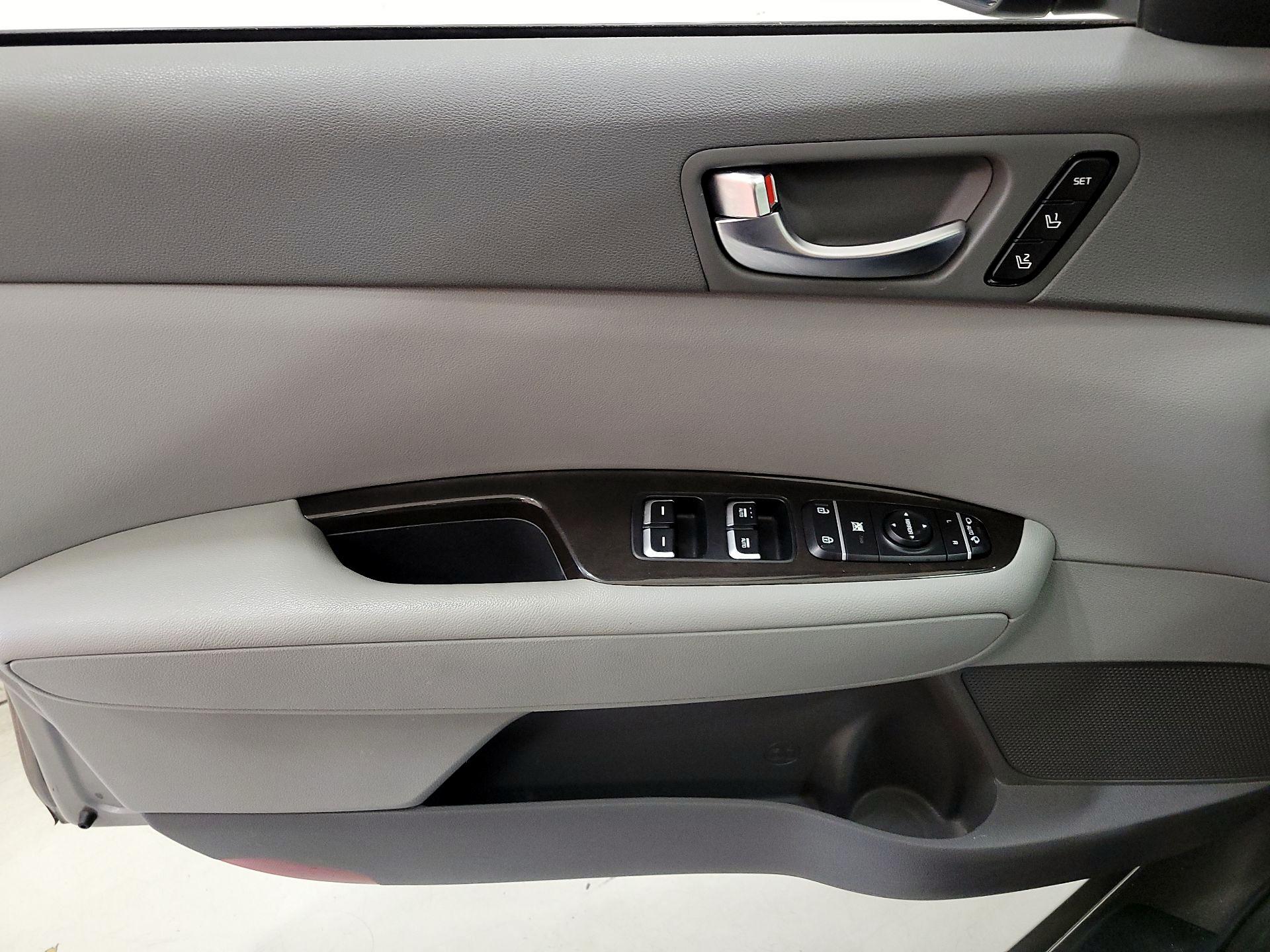 Thumbnail: 2016 Kia Optima - 12