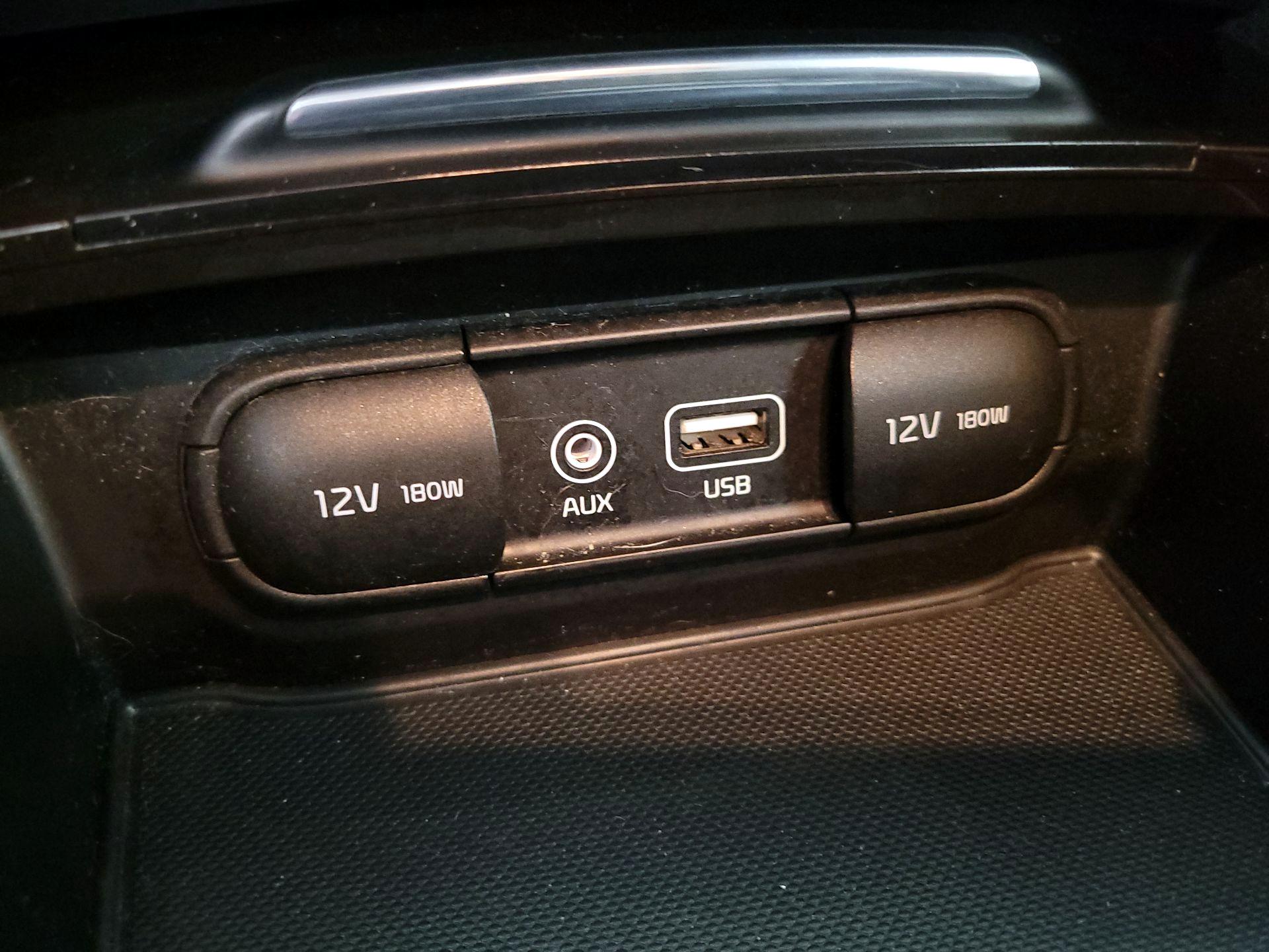 Thumbnail: 2016 Kia Optima - 18