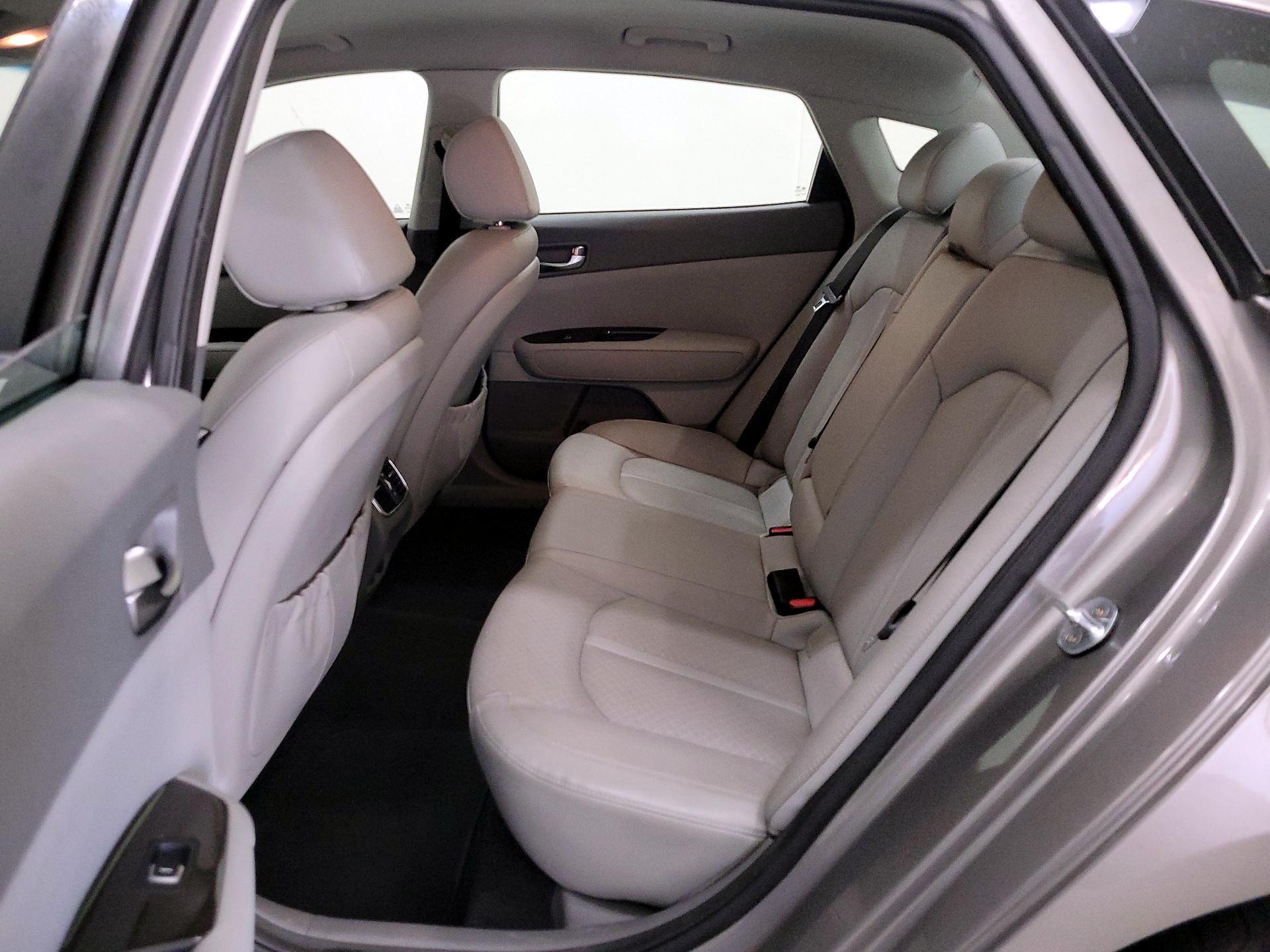 Thumbnail: 2016 Kia Optima - 19