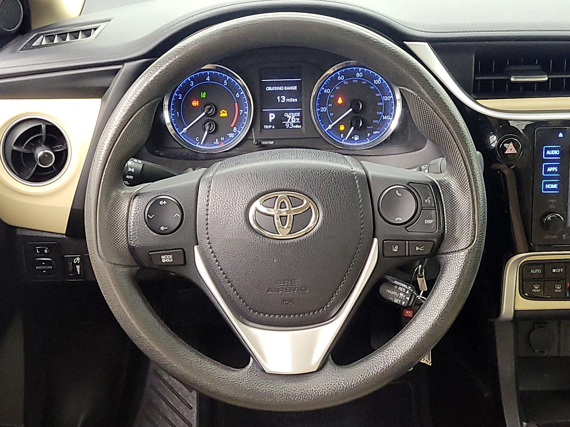 Thumbnail: 2017 Toyota Corolla - 10