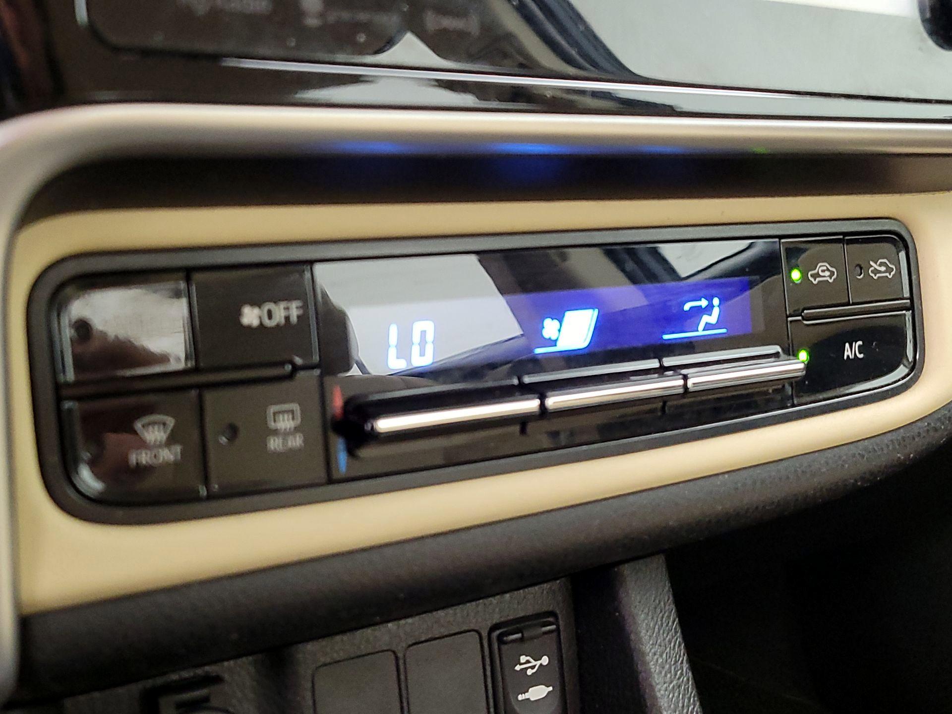Thumbnail: 2017 Toyota Corolla - 16
