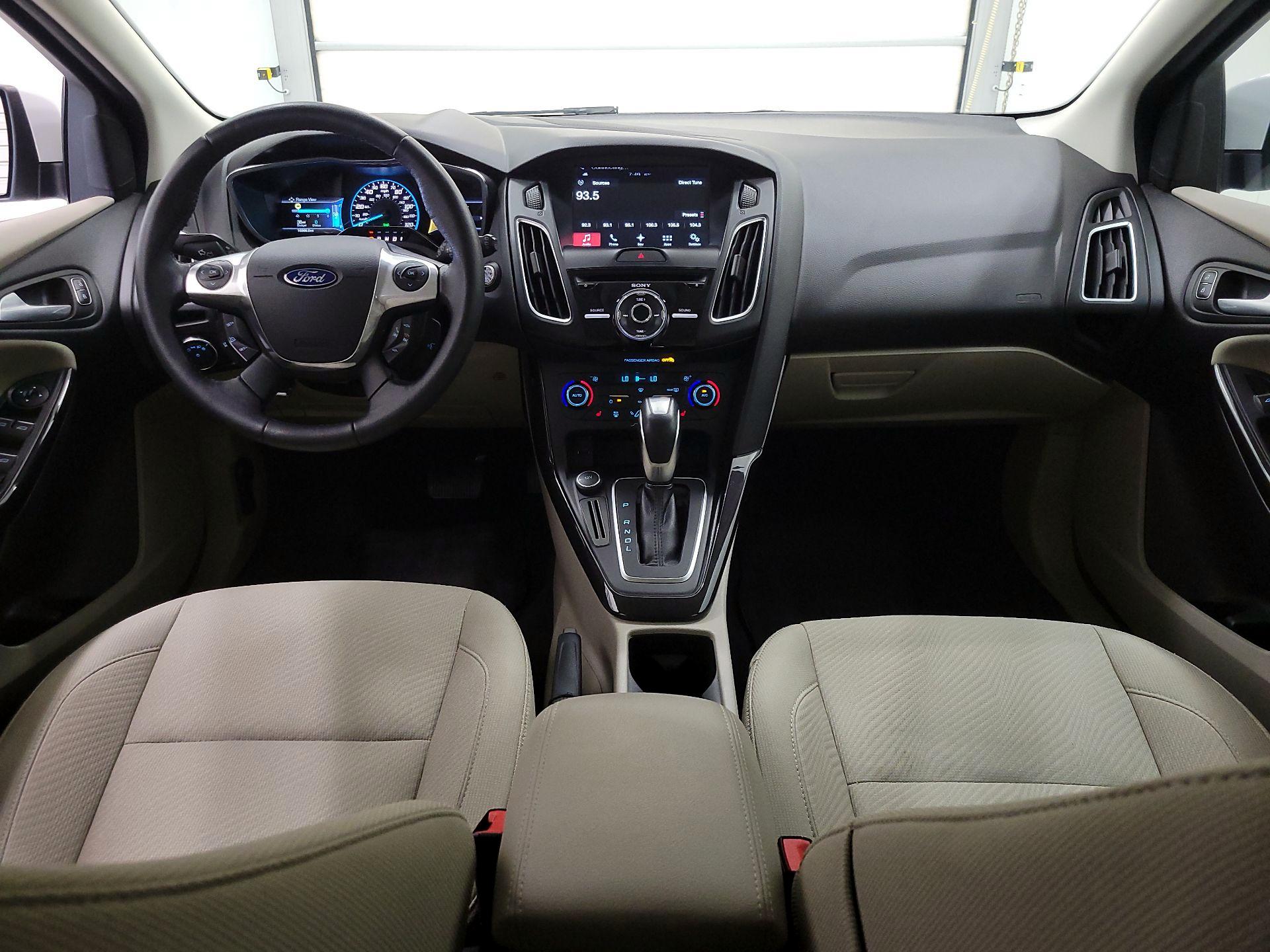 Thumbnail: 2016 Ford Focus - 9