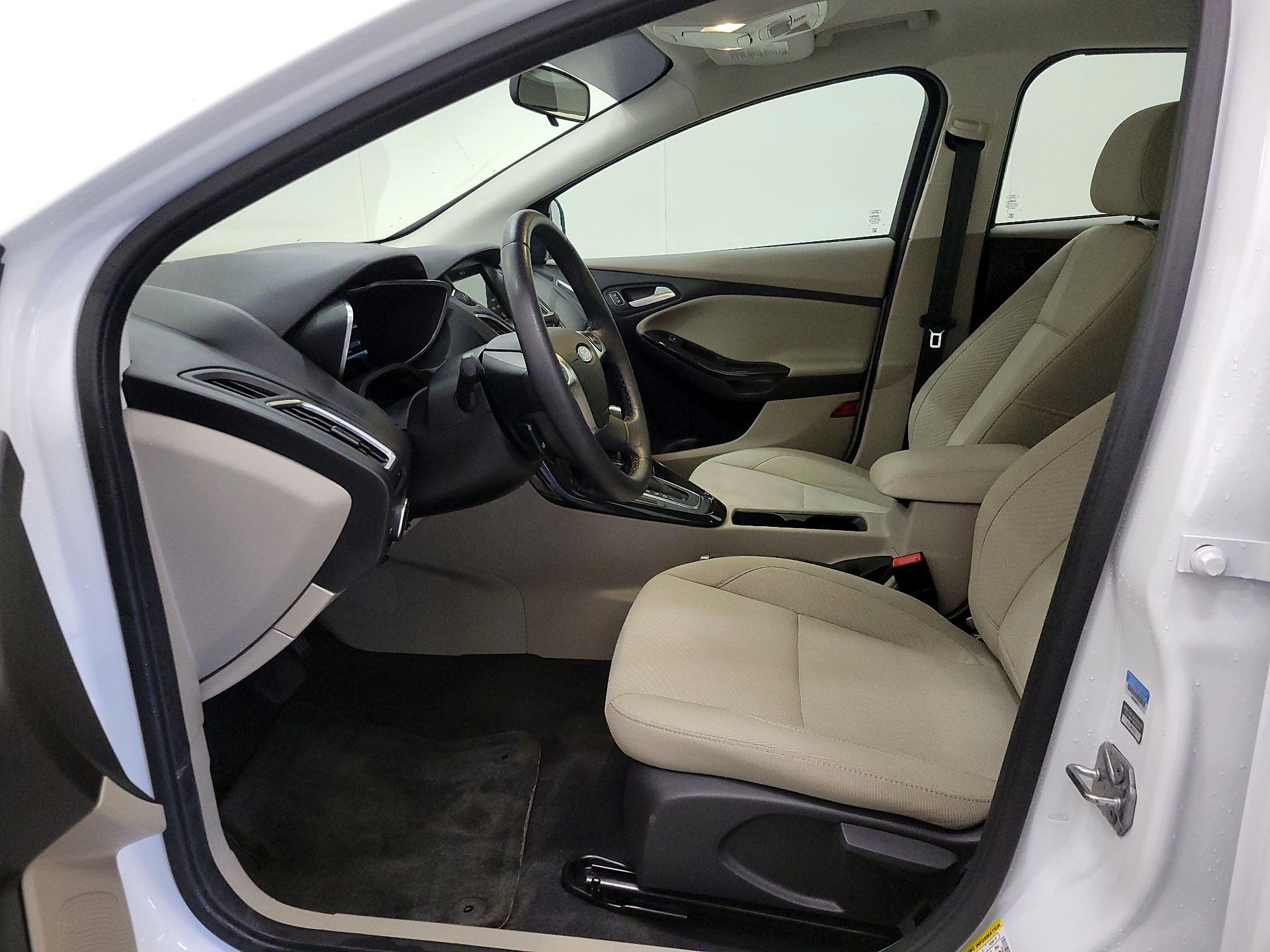 Thumbnail: 2016 Ford Focus - 11