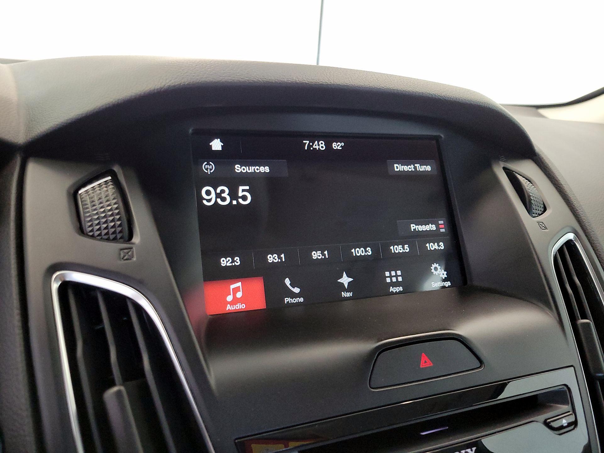 Thumbnail: 2016 Ford Focus - 16