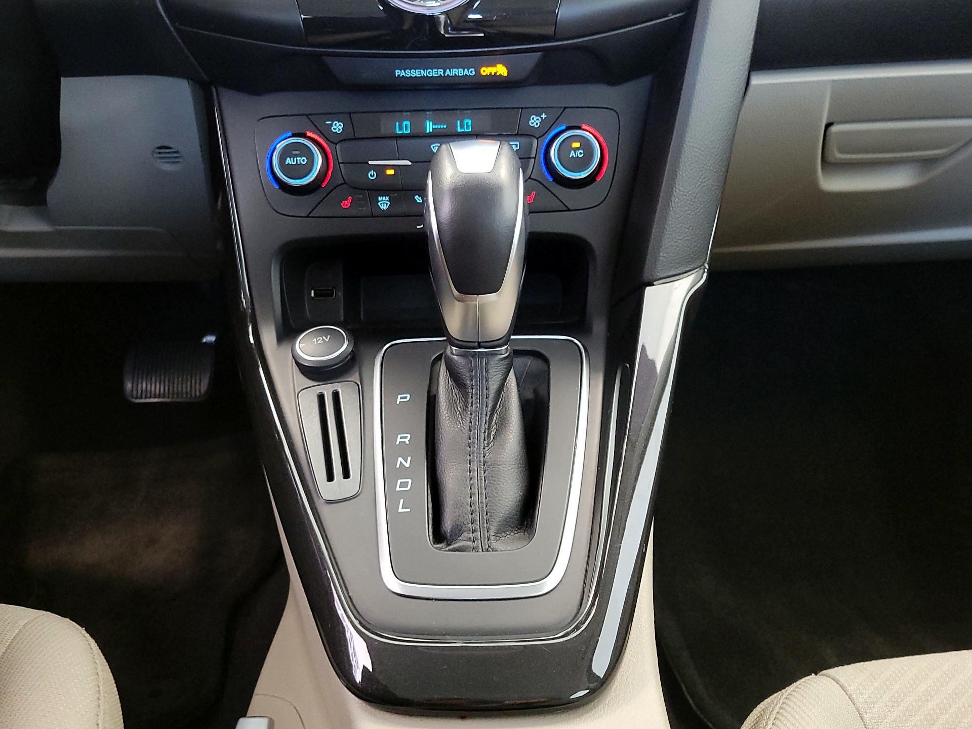 Thumbnail: 2016 Ford Focus - 18