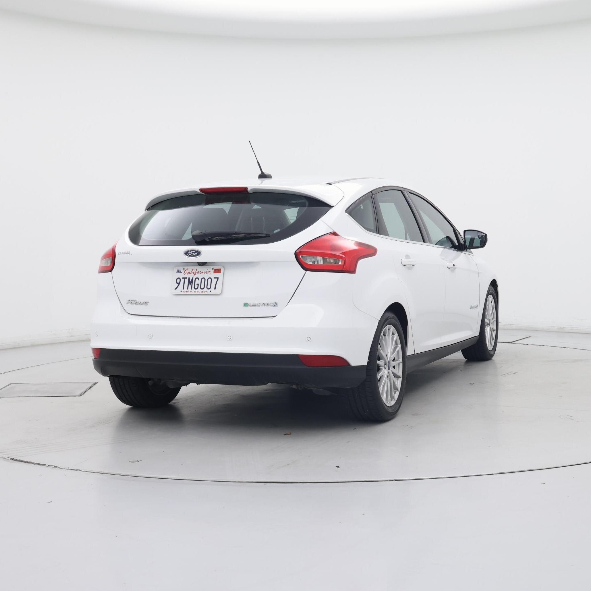 Thumbnail: 2016 Ford Focus - 8