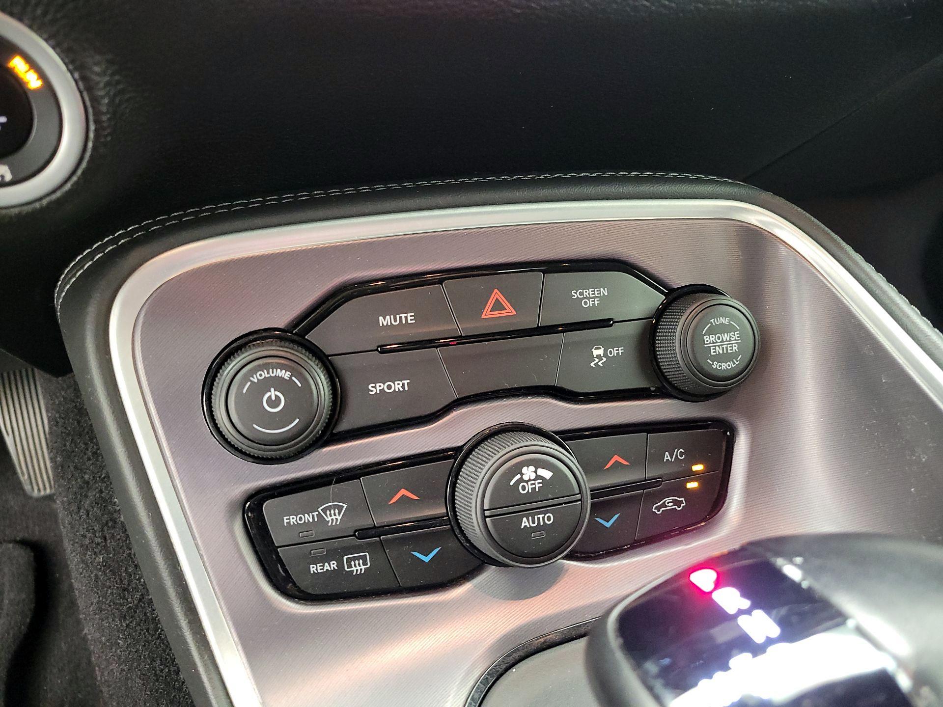 Thumbnail: 2019 Dodge Challenger - 17