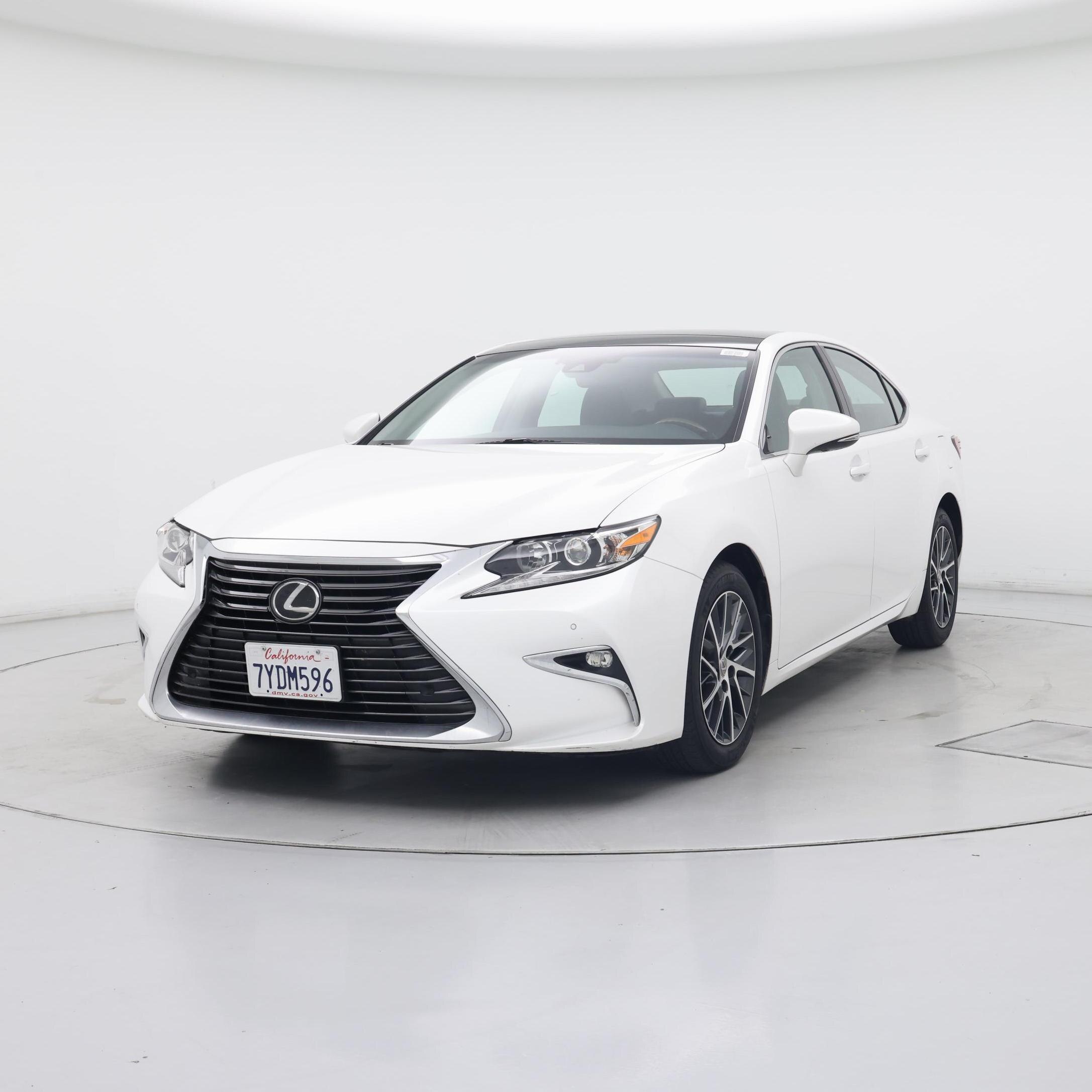 Thumbnail: 2017 Lexus ES - 4
