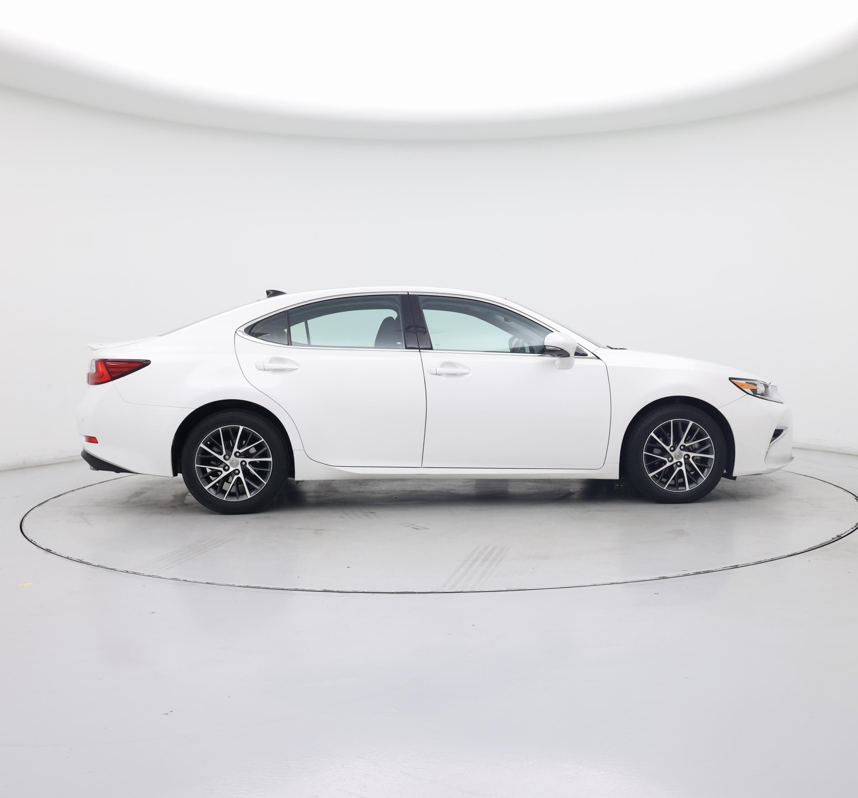 Thumbnail: 2017 Lexus ES - 7