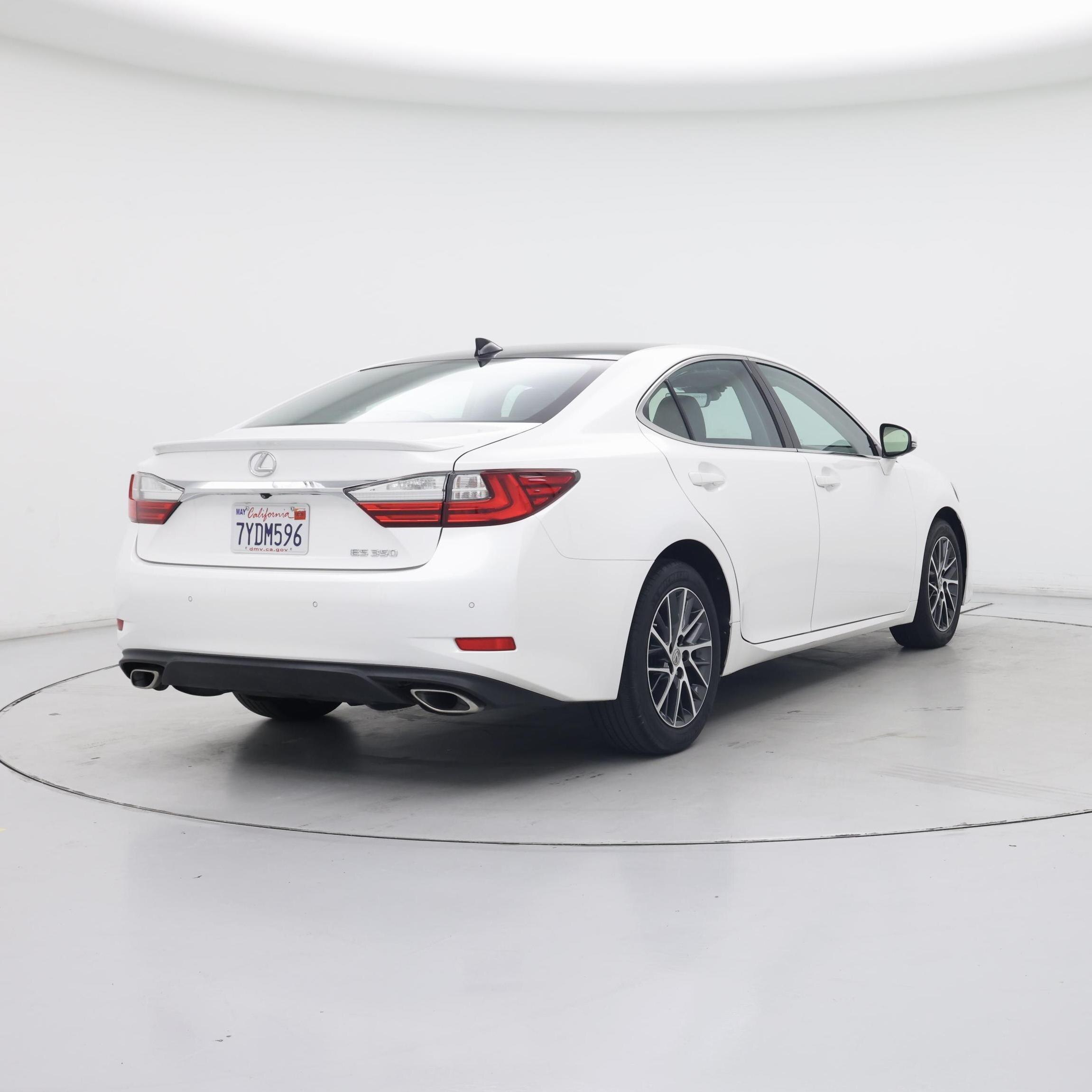 Thumbnail: 2017 Lexus ES - 8