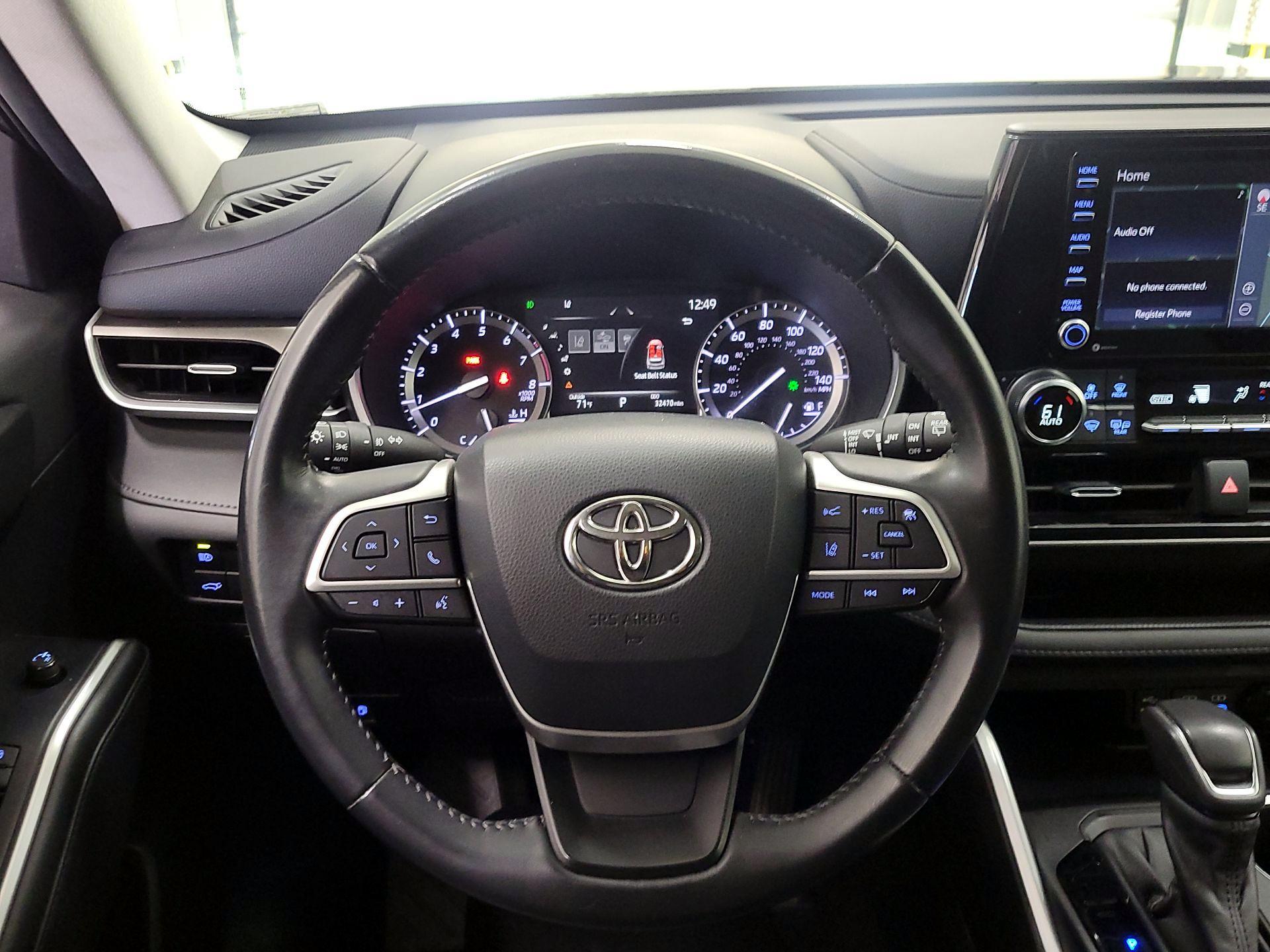 Thumbnail: 2022 Toyota Highlander - 10