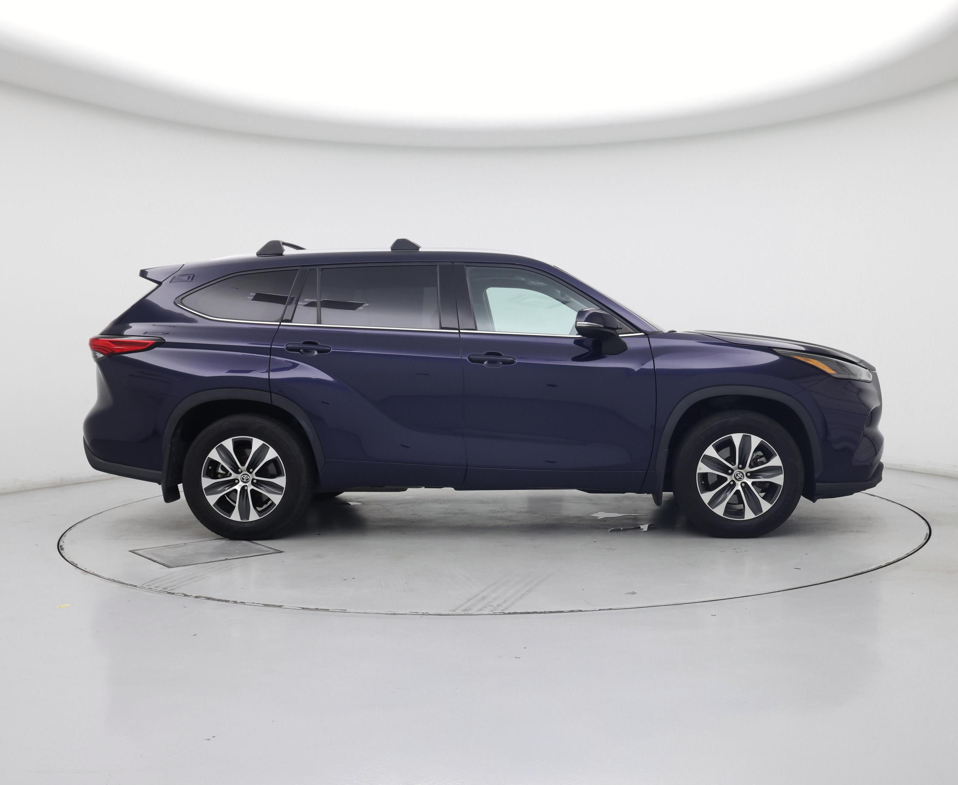Thumbnail: 2022 Toyota Highlander - 7