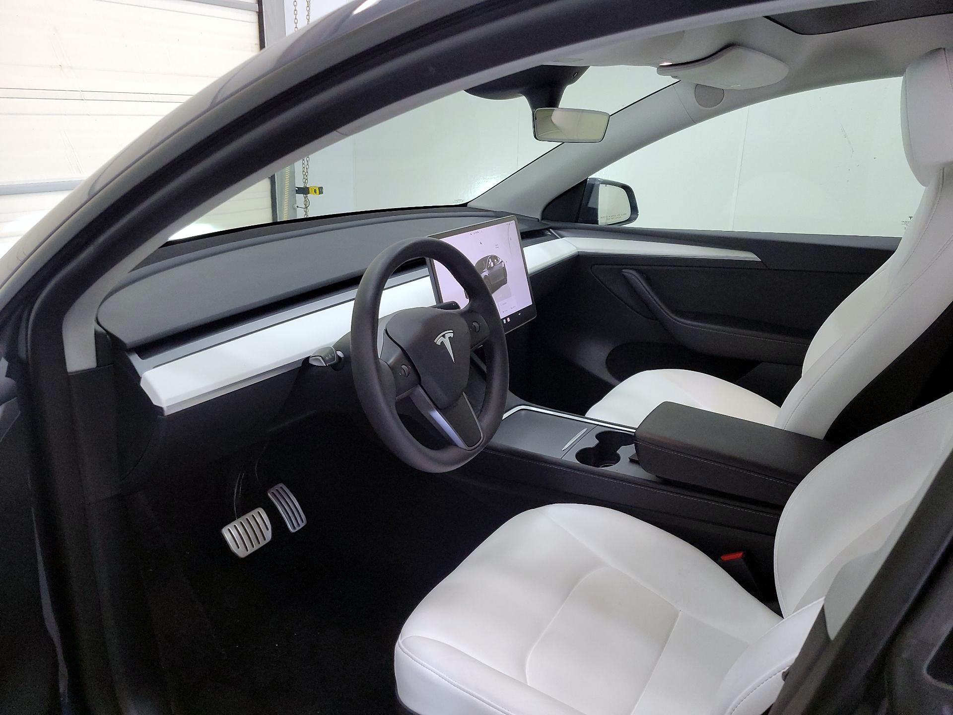 Thumbnail: 2023 Tesla Model Y - 11