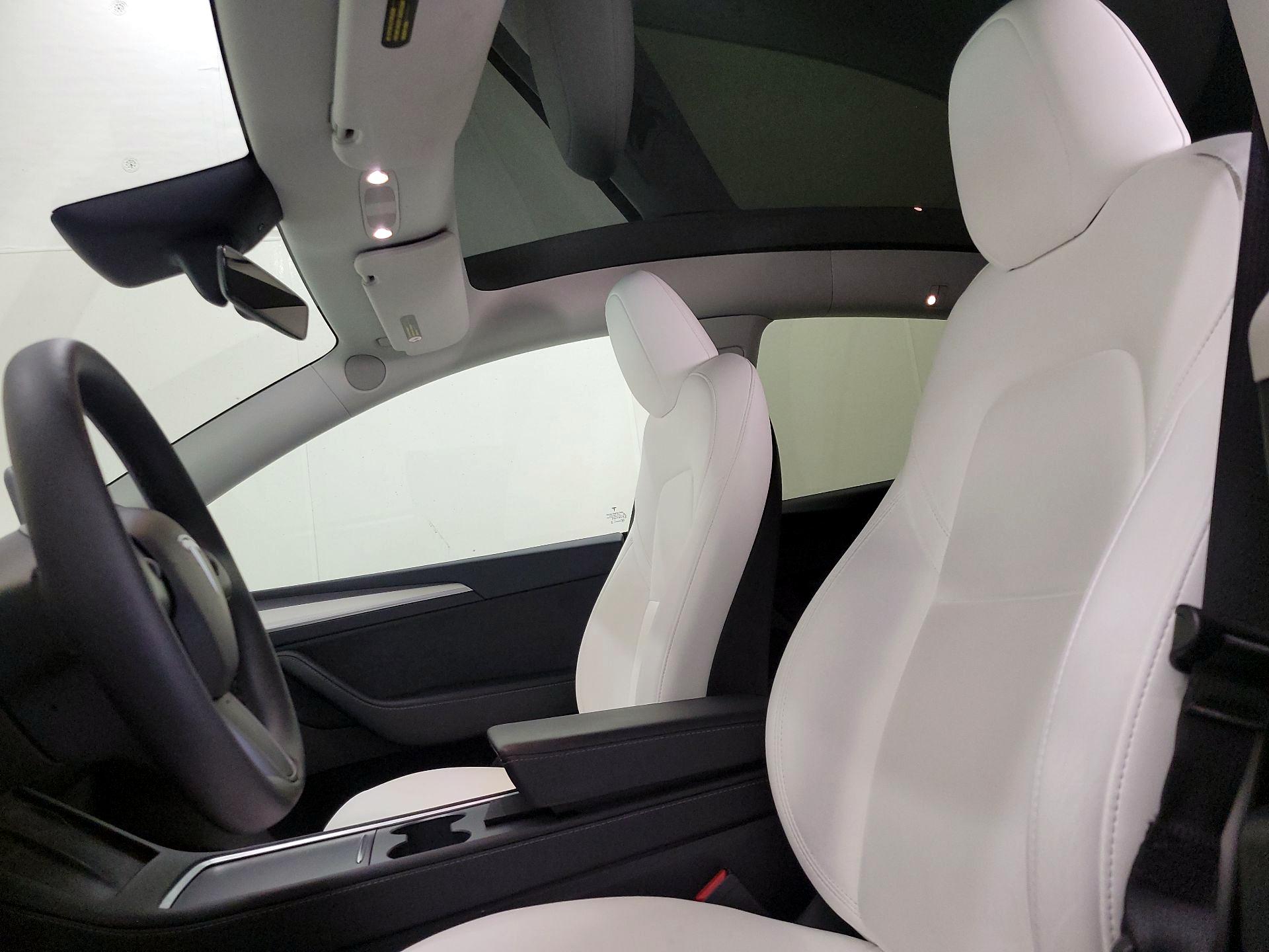 Thumbnail: 2023 Tesla Model Y - 18
