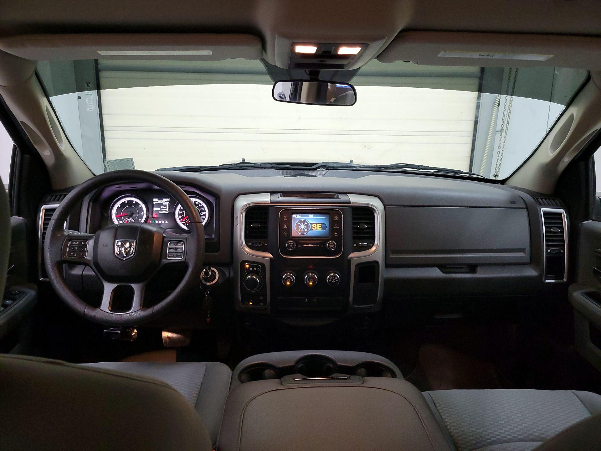 Thumbnail: 2019 RAM 1500 Classic - 9