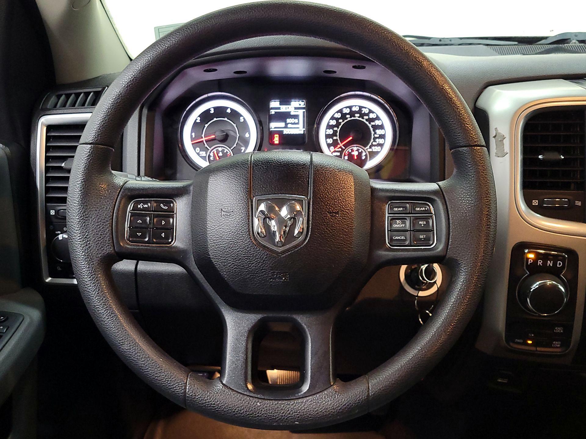 Thumbnail: 2019 RAM 1500 Classic - 10