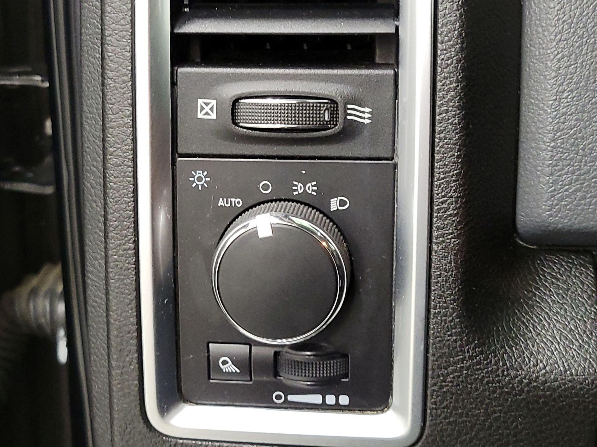 Thumbnail: 2019 RAM 1500 Classic - 13