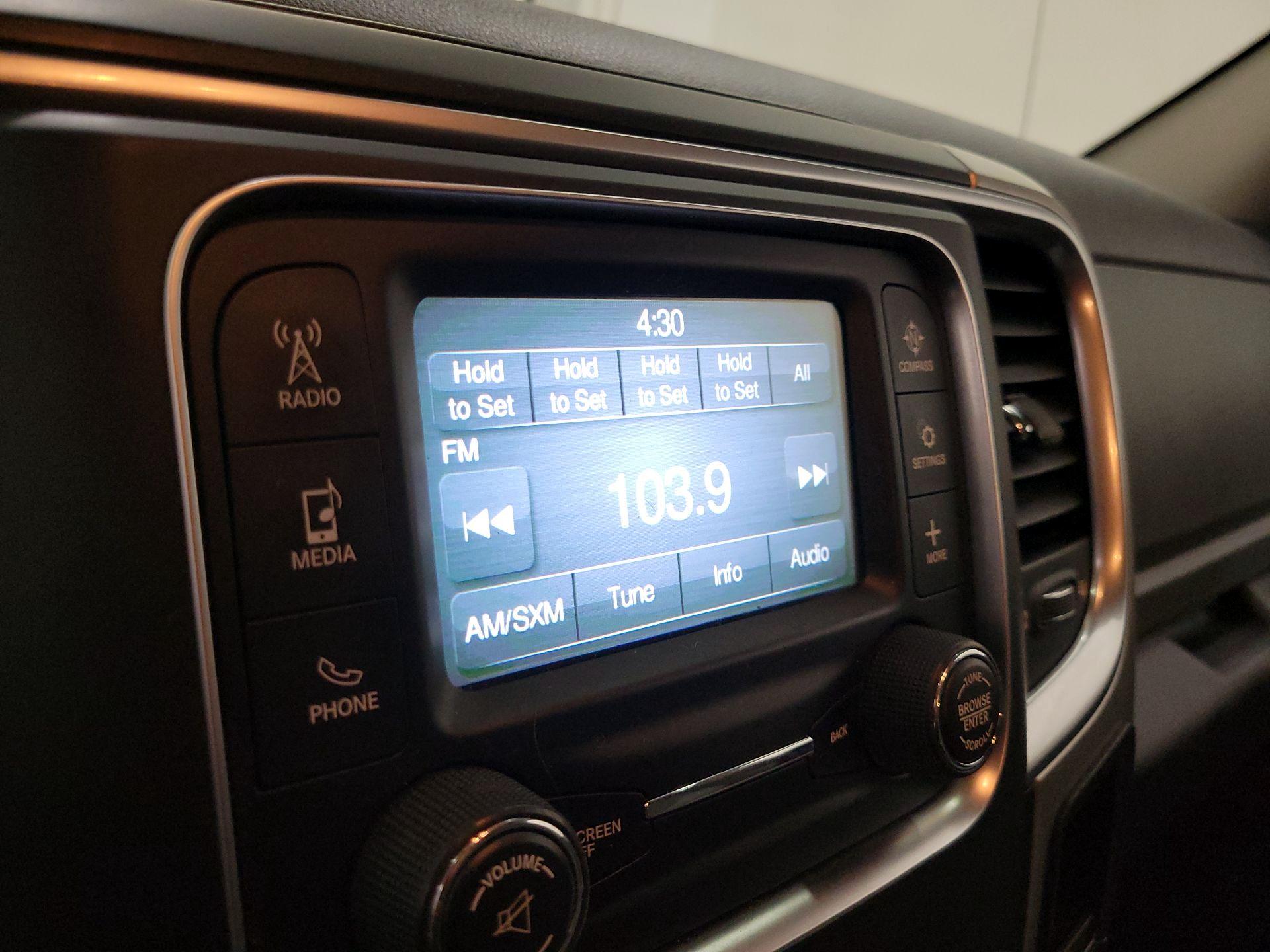 Thumbnail: 2019 RAM 1500 Classic - 16