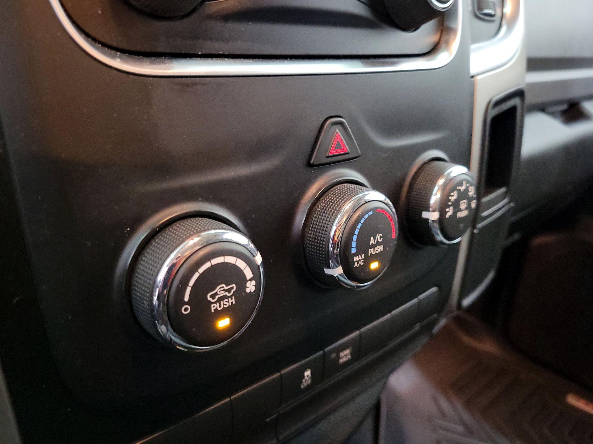 Thumbnail: 2019 RAM 1500 Classic - 17