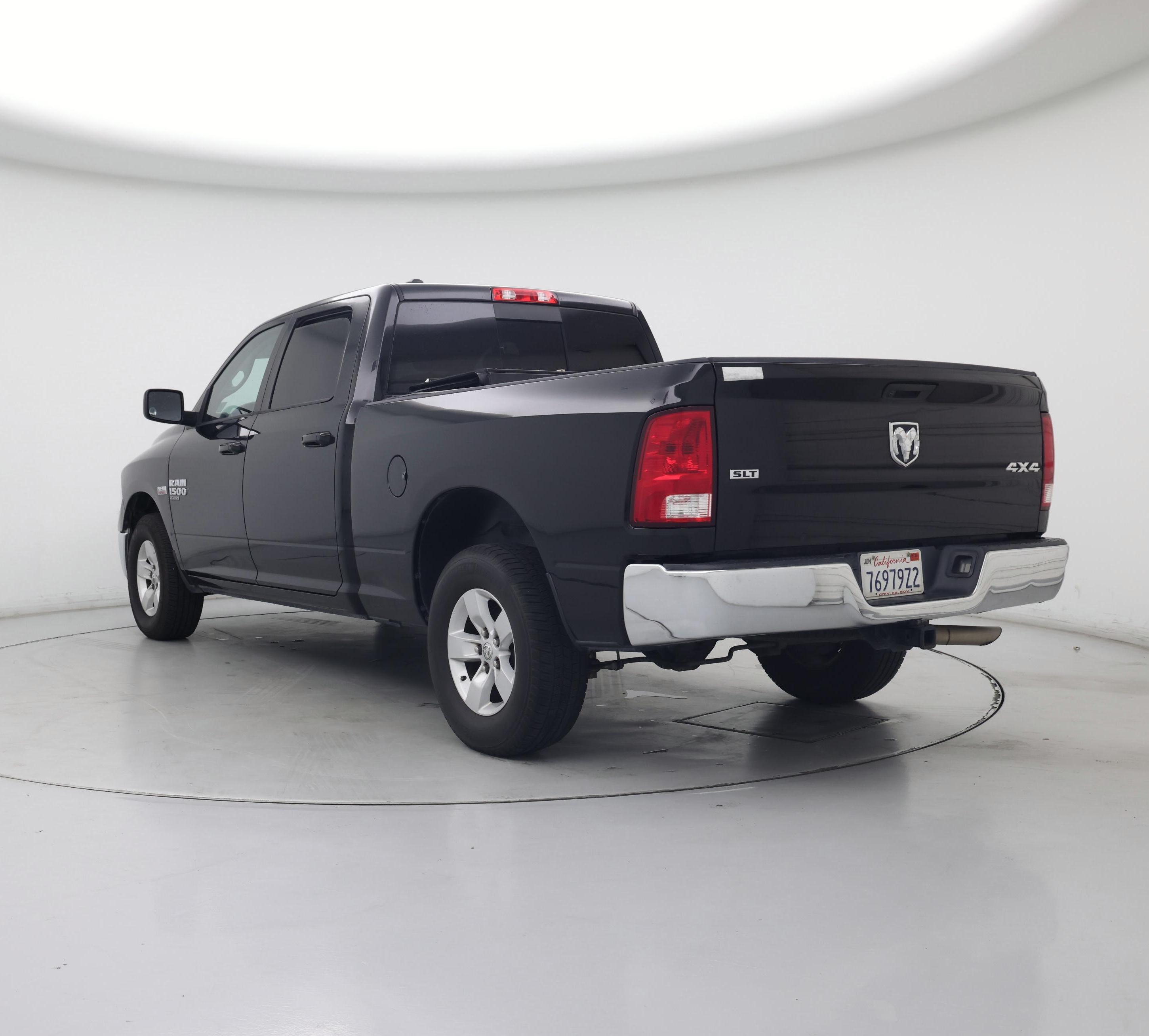 Thumbnail: 2019 RAM 1500 Classic - 2