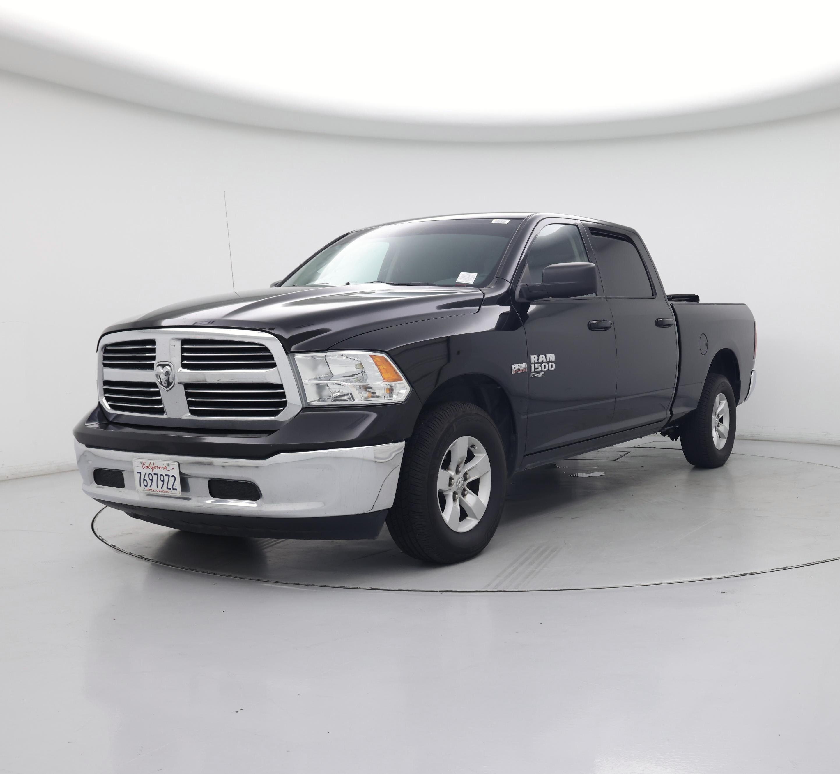 Thumbnail: 2019 RAM 1500 Classic - 4